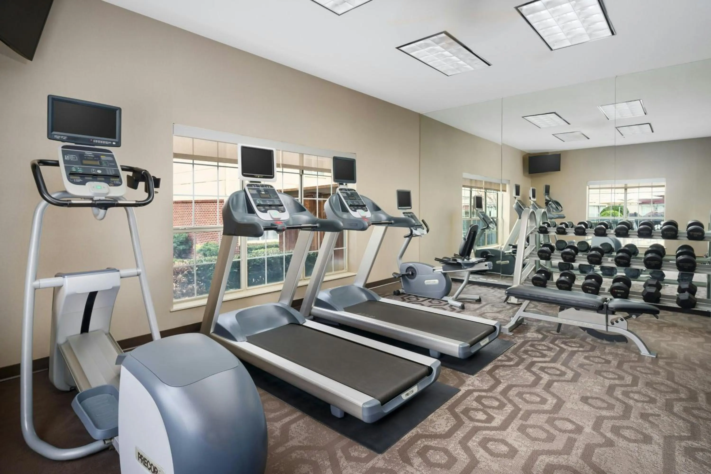 Fitness centre/facilities in Residence Inn Arlington