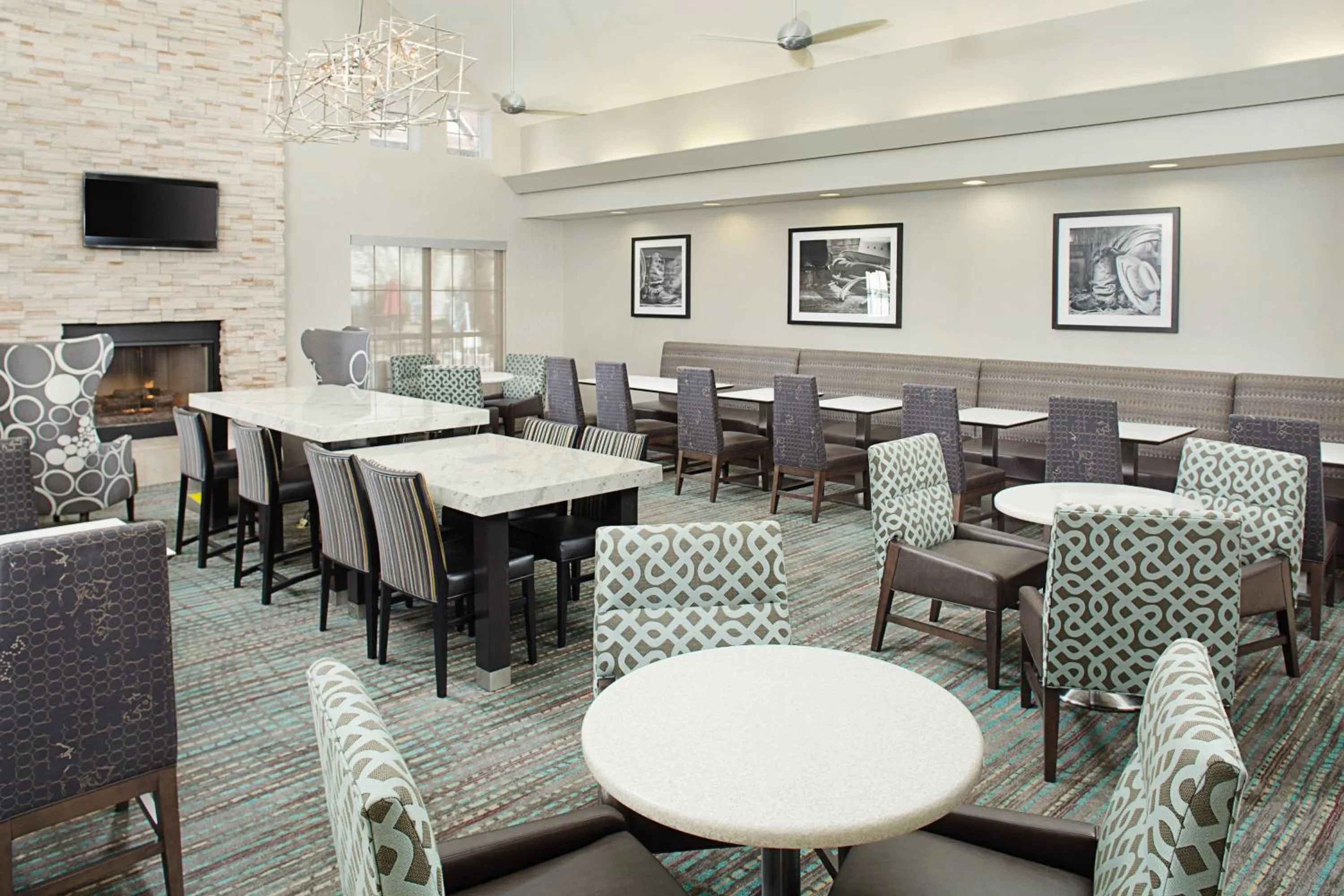 Restaurant/places to eat in Residence Inn Arlington