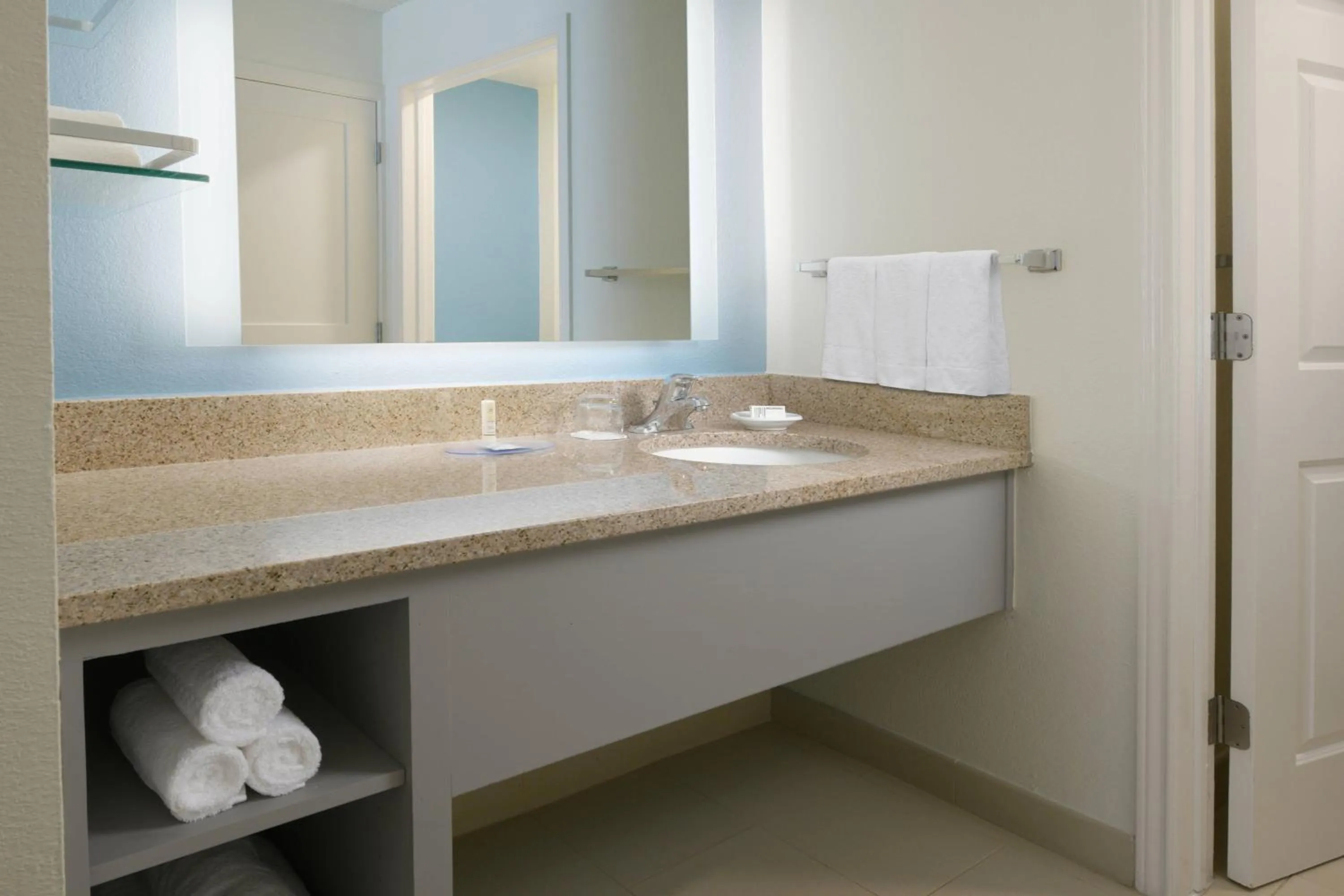 Bathroom in Residence Inn Dallas Addison/Quorum Drive
