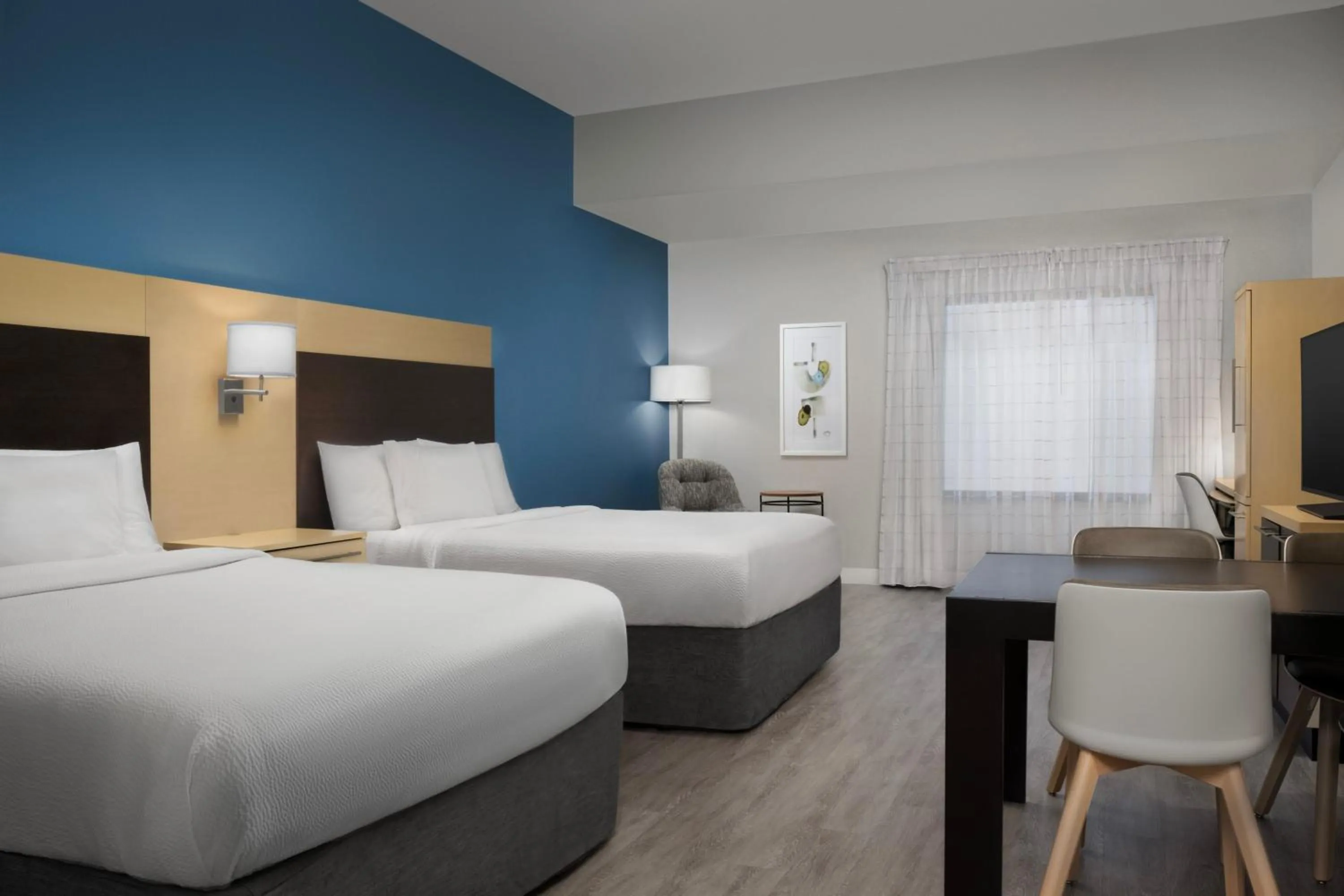 Bathroom, Bed in TownePlace Suites Dallas DeSoto