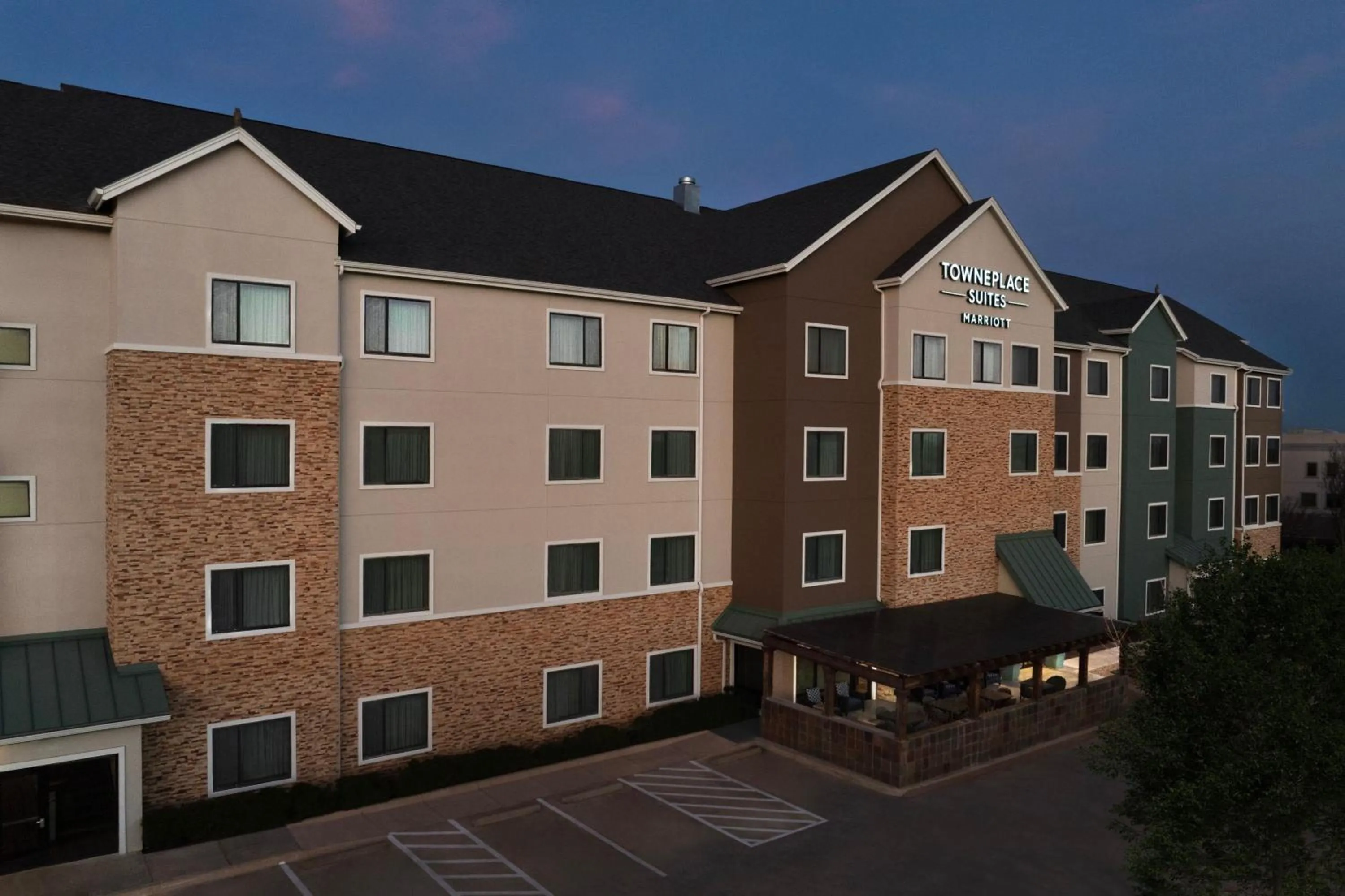 Property building in TownePlace Suites Dallas DeSoto