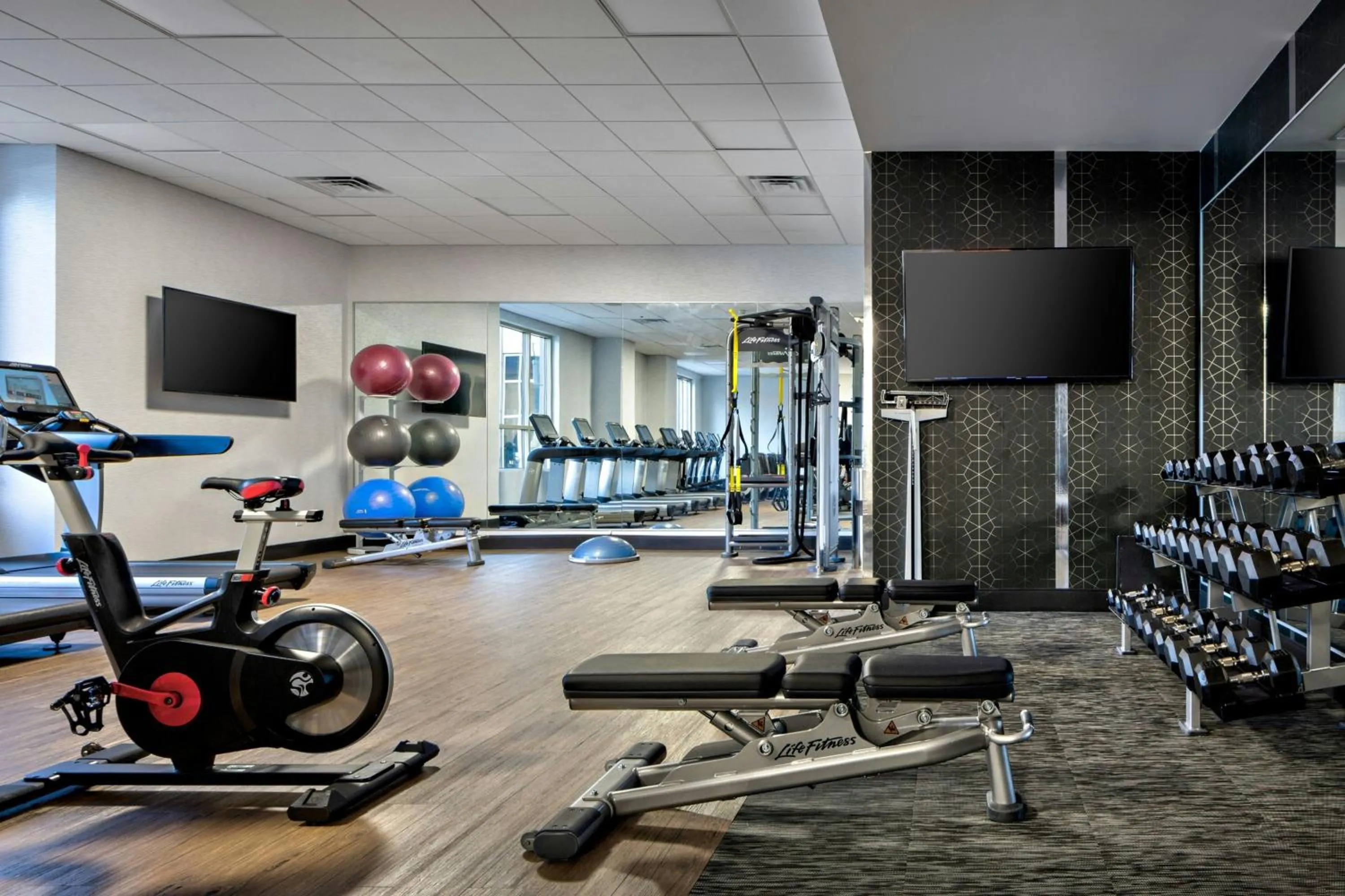 Fitness centre/facilities in Marriott Dallas Las Colinas
