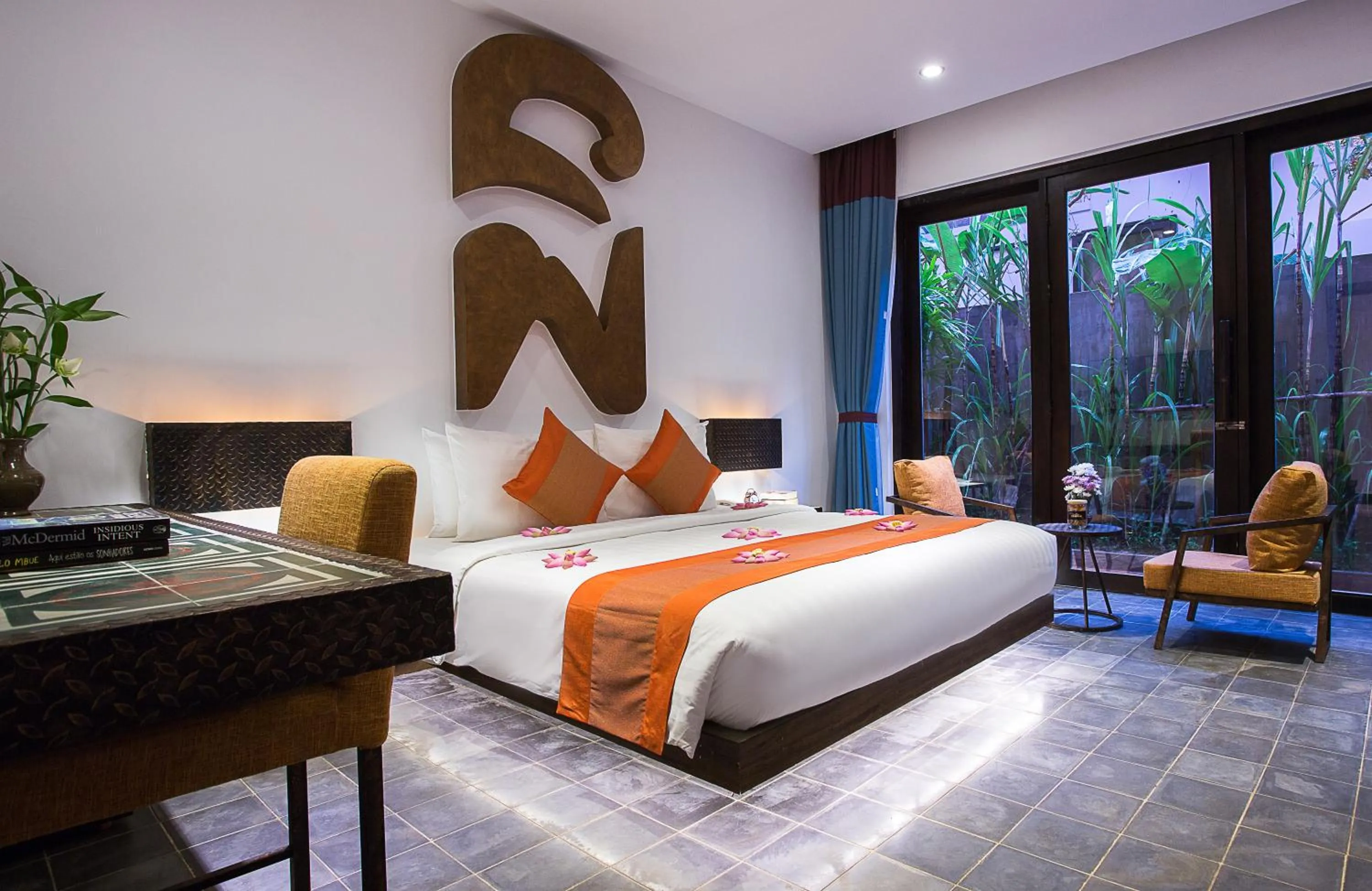 Living room, Bed in Golden Temple Villa