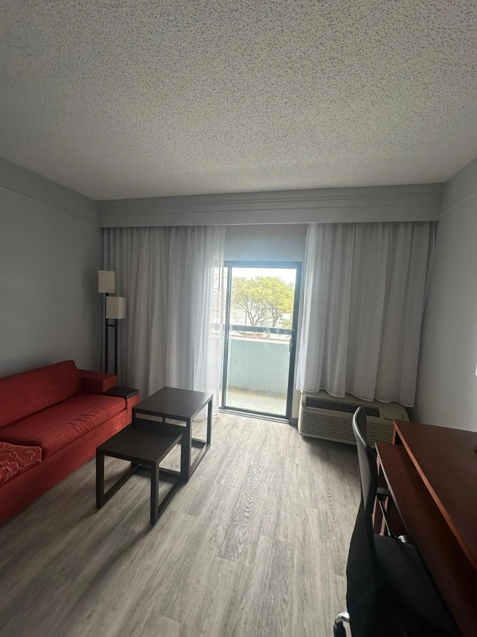 Bedroom, Bed in Super 8 by Wyndham Dallas Love Field Airport