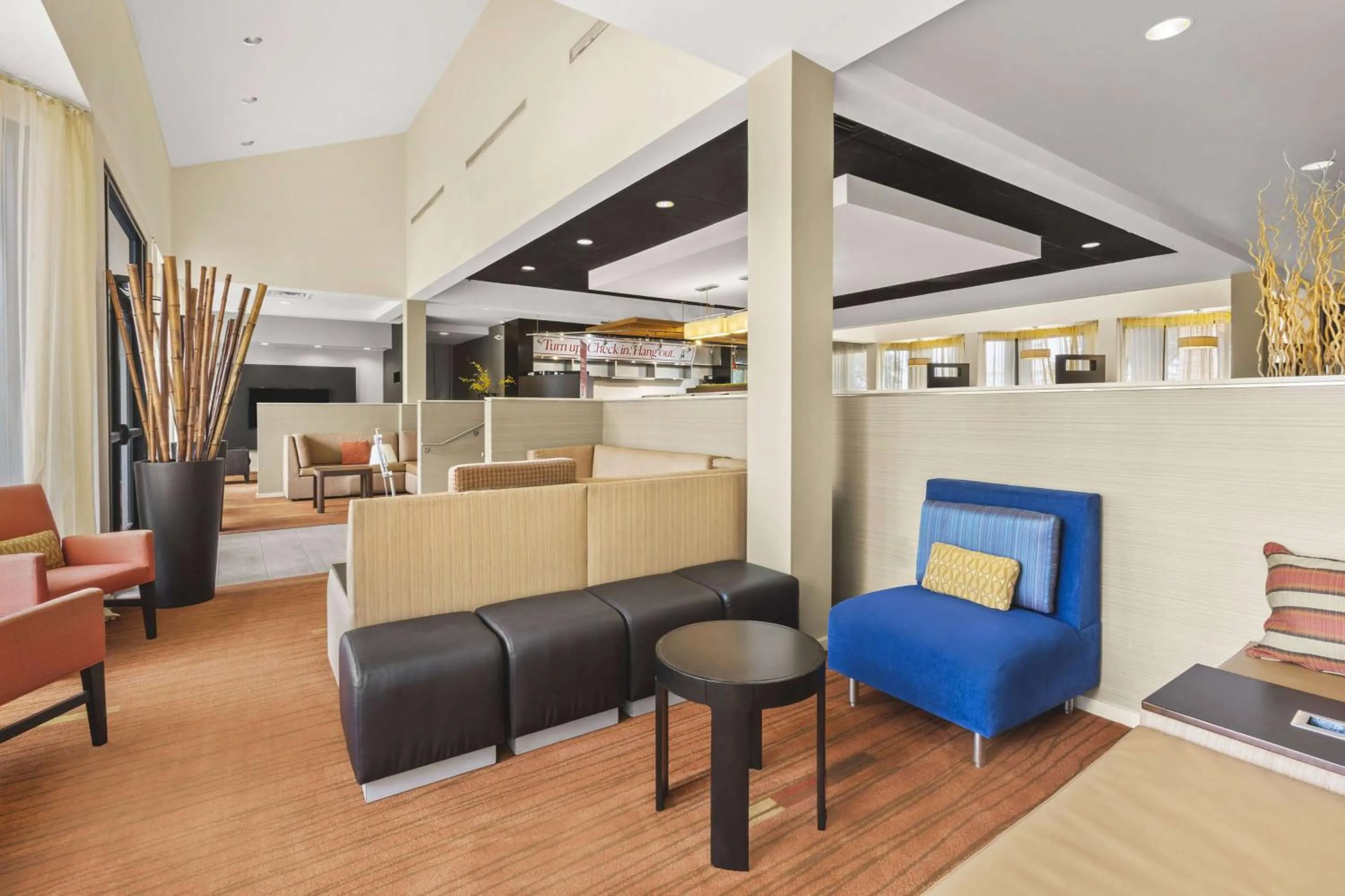 Lobby or reception in Super 8 by Wyndham Dallas Love Field Airport