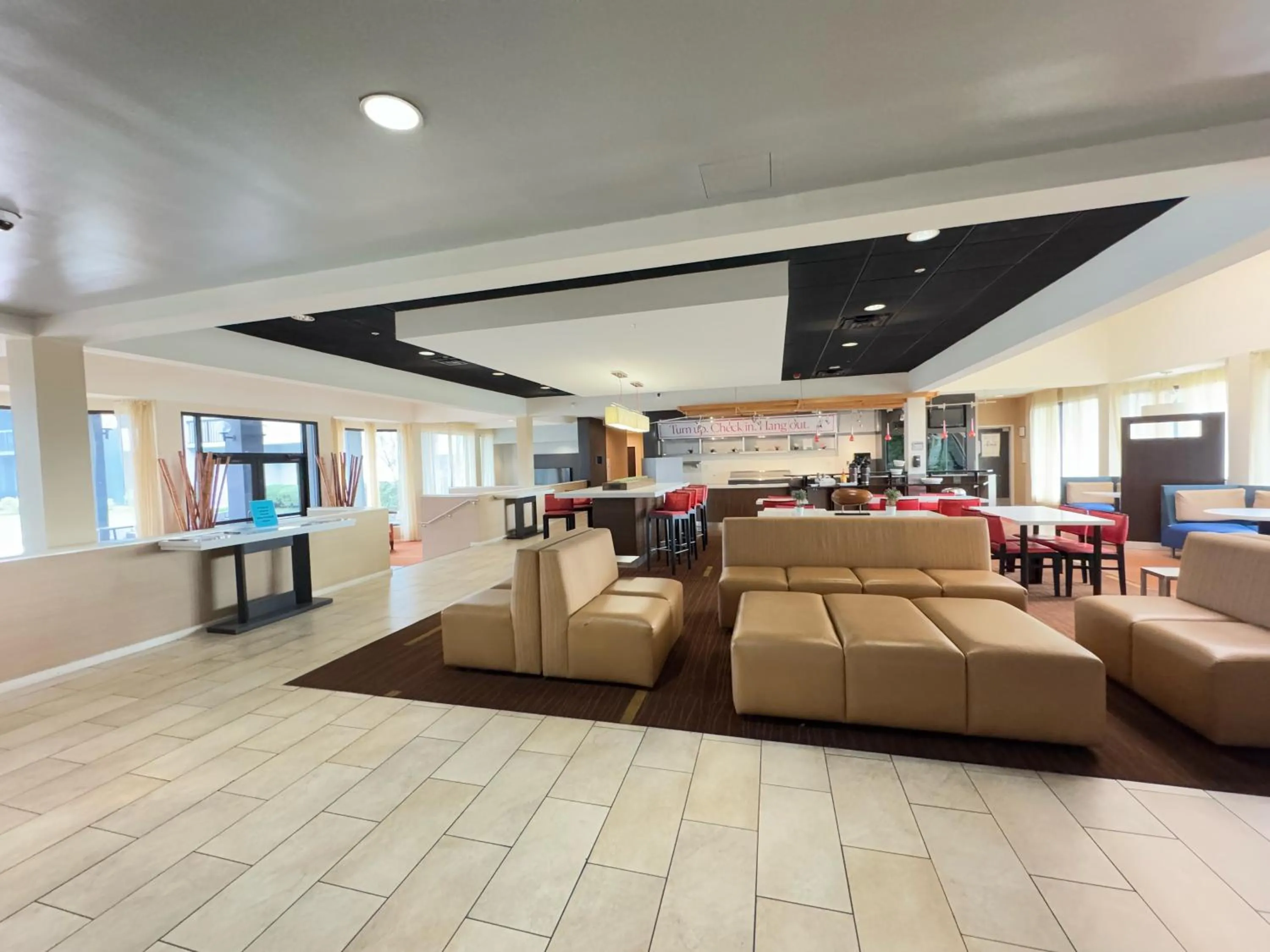 Super 8 by Wyndham Dallas Love Field Airport