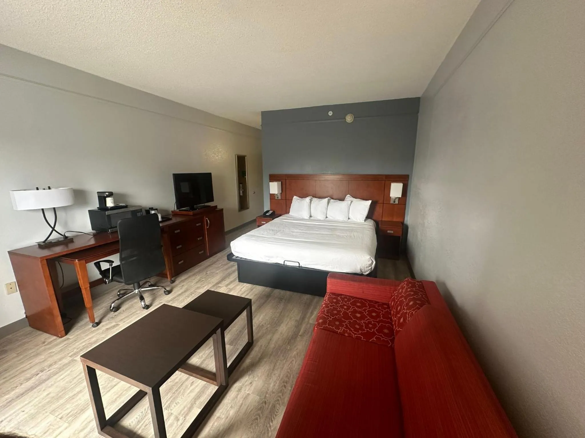 Bed in Super 8 by Wyndham Dallas Love Field Airport