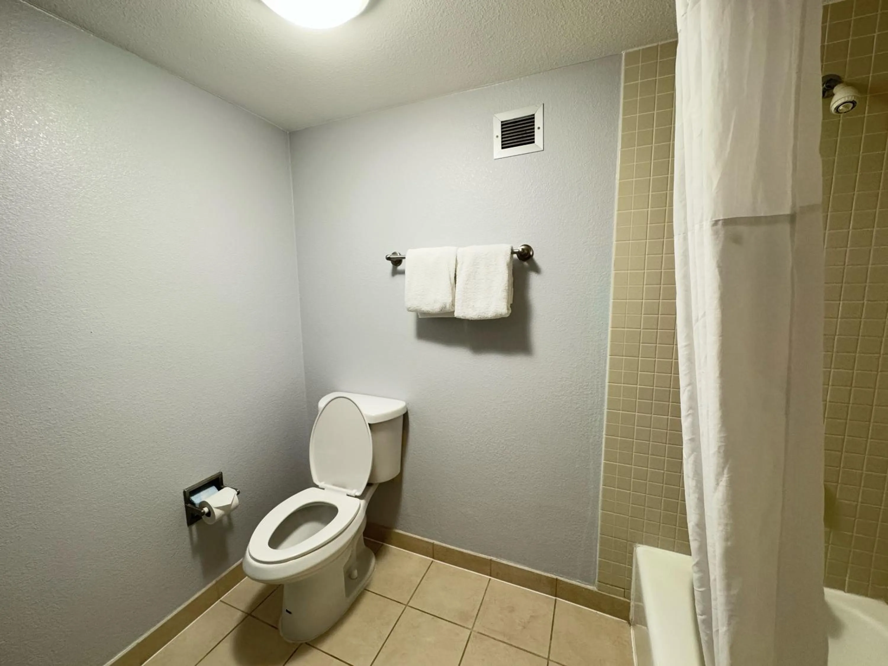 Super 8 by Wyndham Dallas Love Field Airport