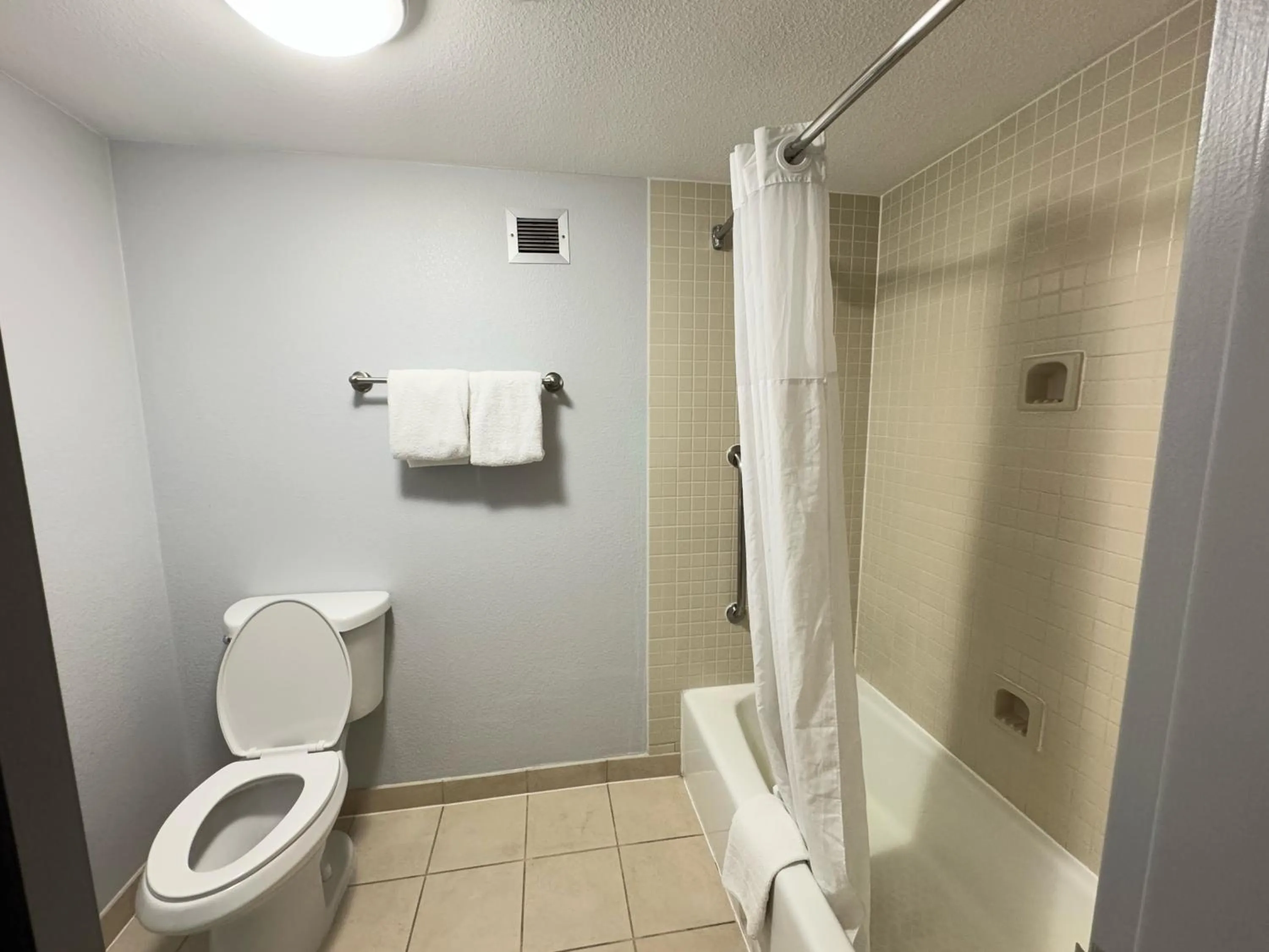 Super 8 by Wyndham Dallas Love Field Airport