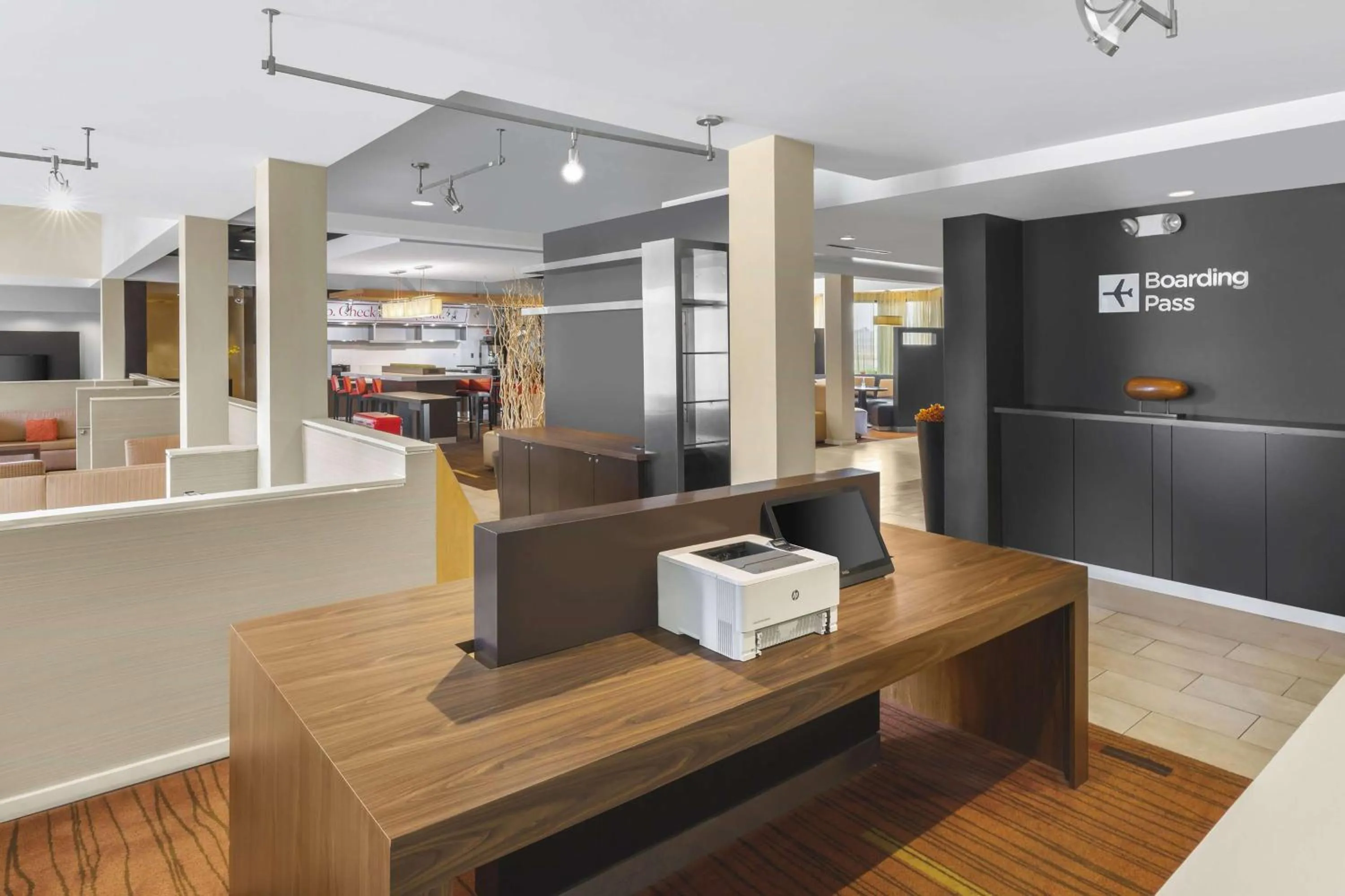 Lobby or reception in Super 8 by Wyndham Dallas Love Field Airport