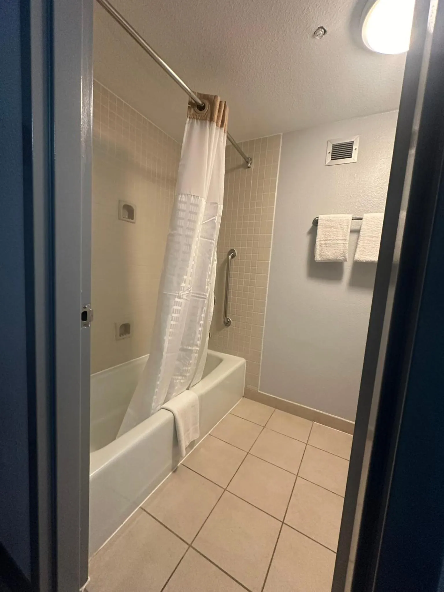 Super 8 by Wyndham Dallas Love Field Airport