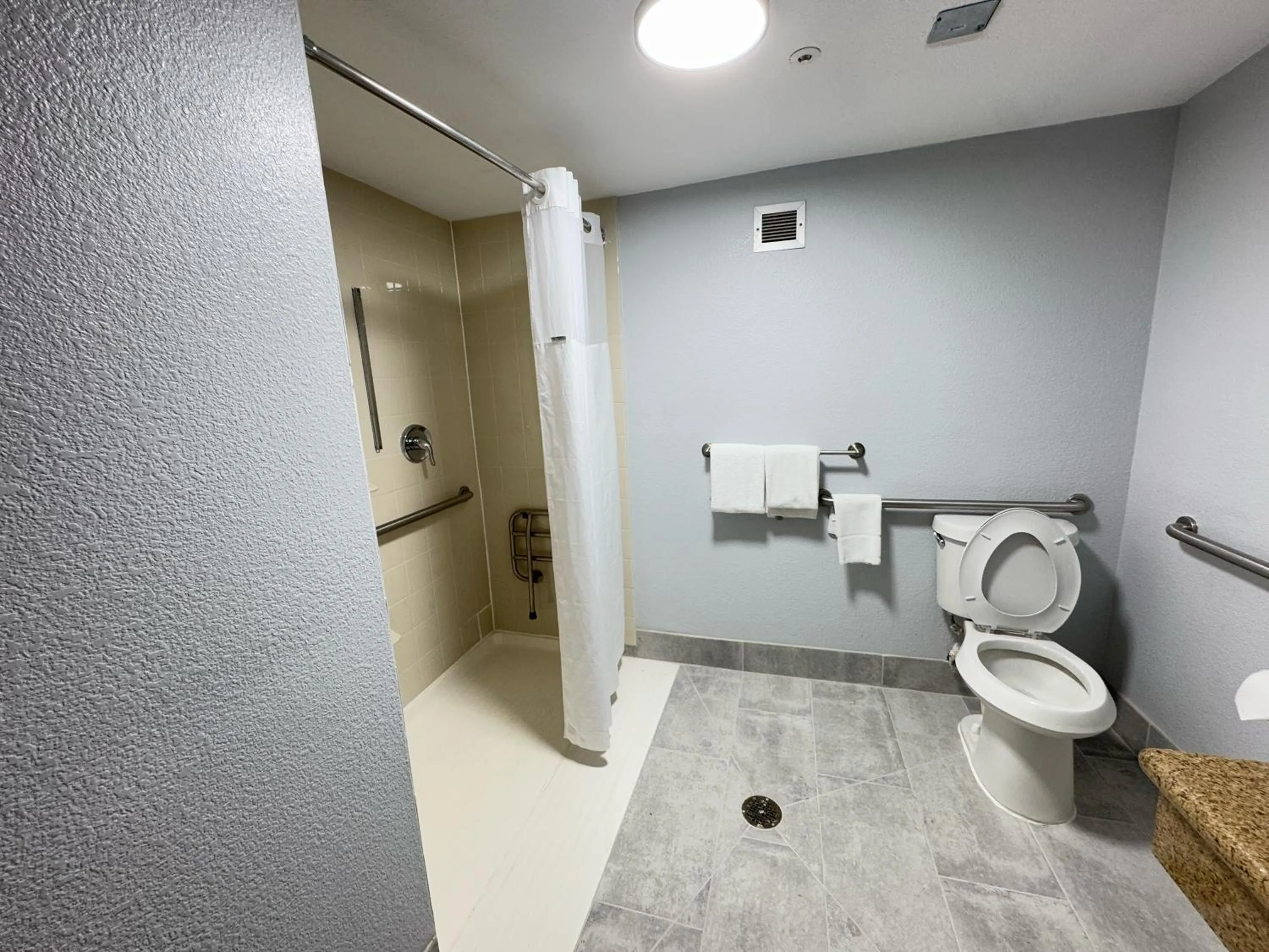 Super 8 by Wyndham Dallas Love Field Airport