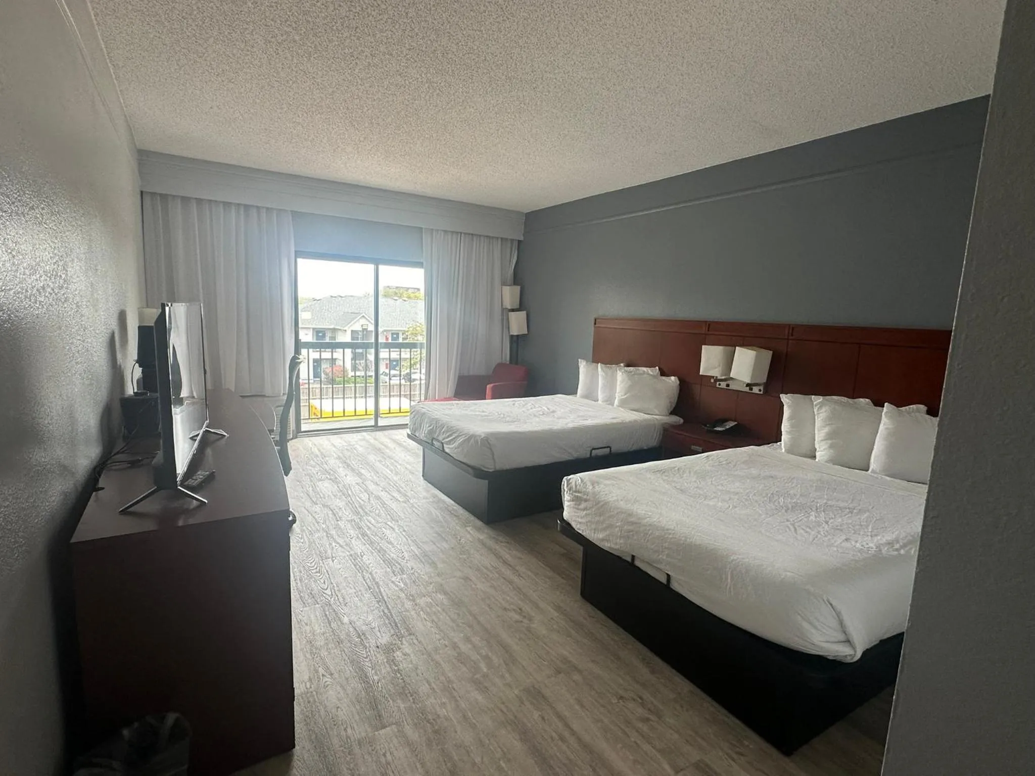 Bed in Super 8 by Wyndham Dallas Love Field Airport