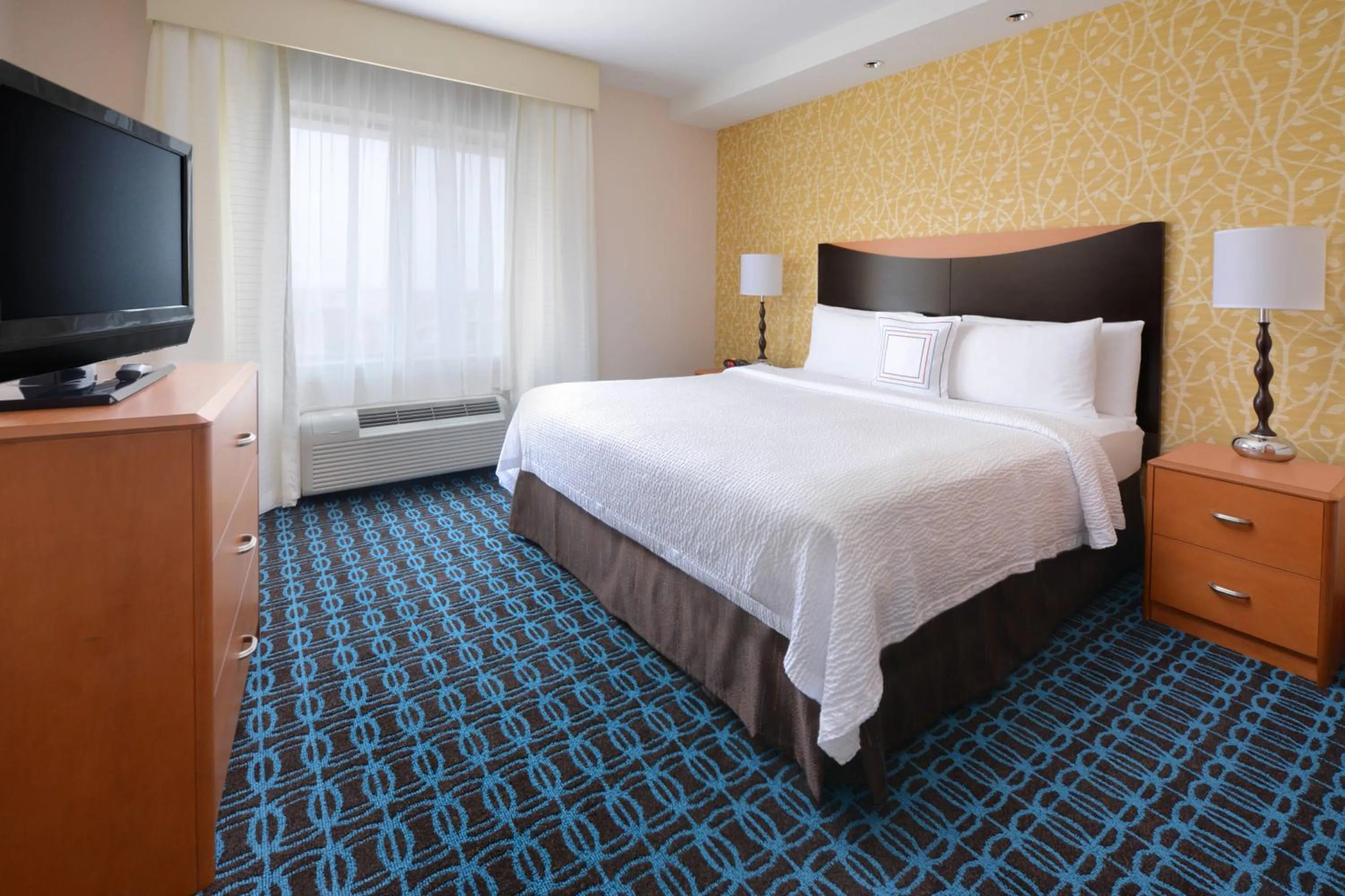 Bed in Fairfield Inn & Suites by Marriott Dallas Plano The Colony