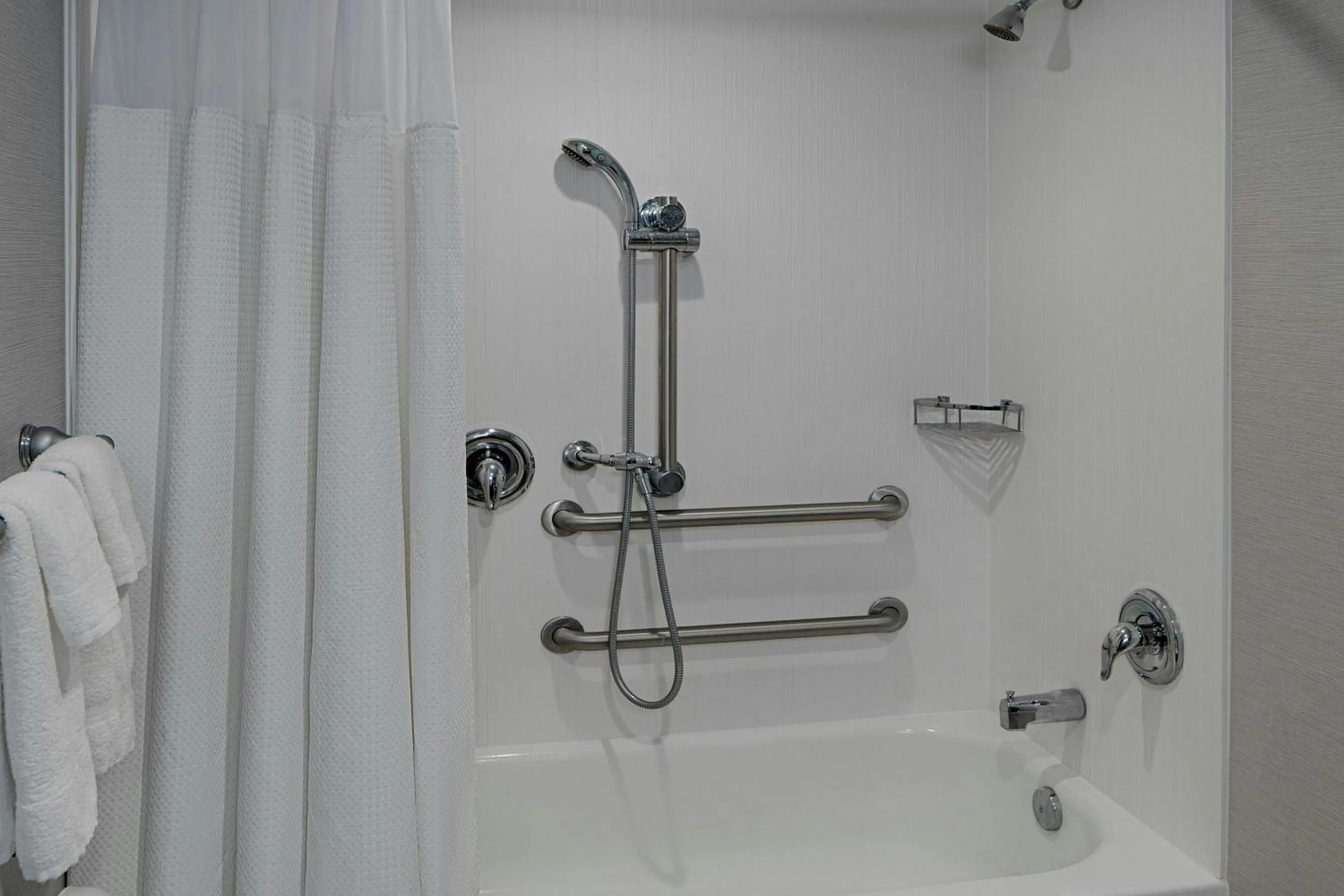 Bathroom in Courtyard by Marriott Springfield Downtown