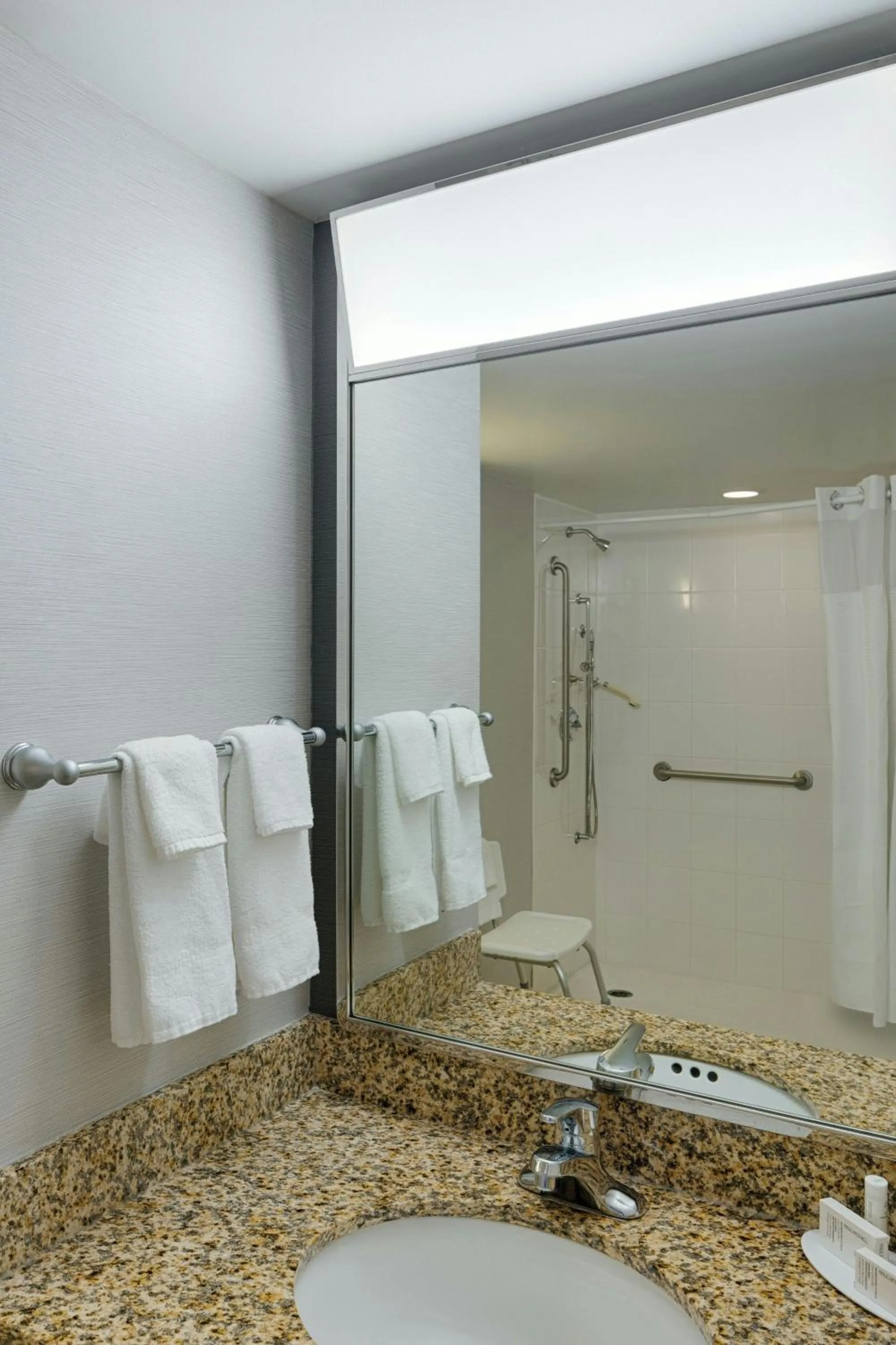 Bathroom in Courtyard by Marriott Springfield Downtown