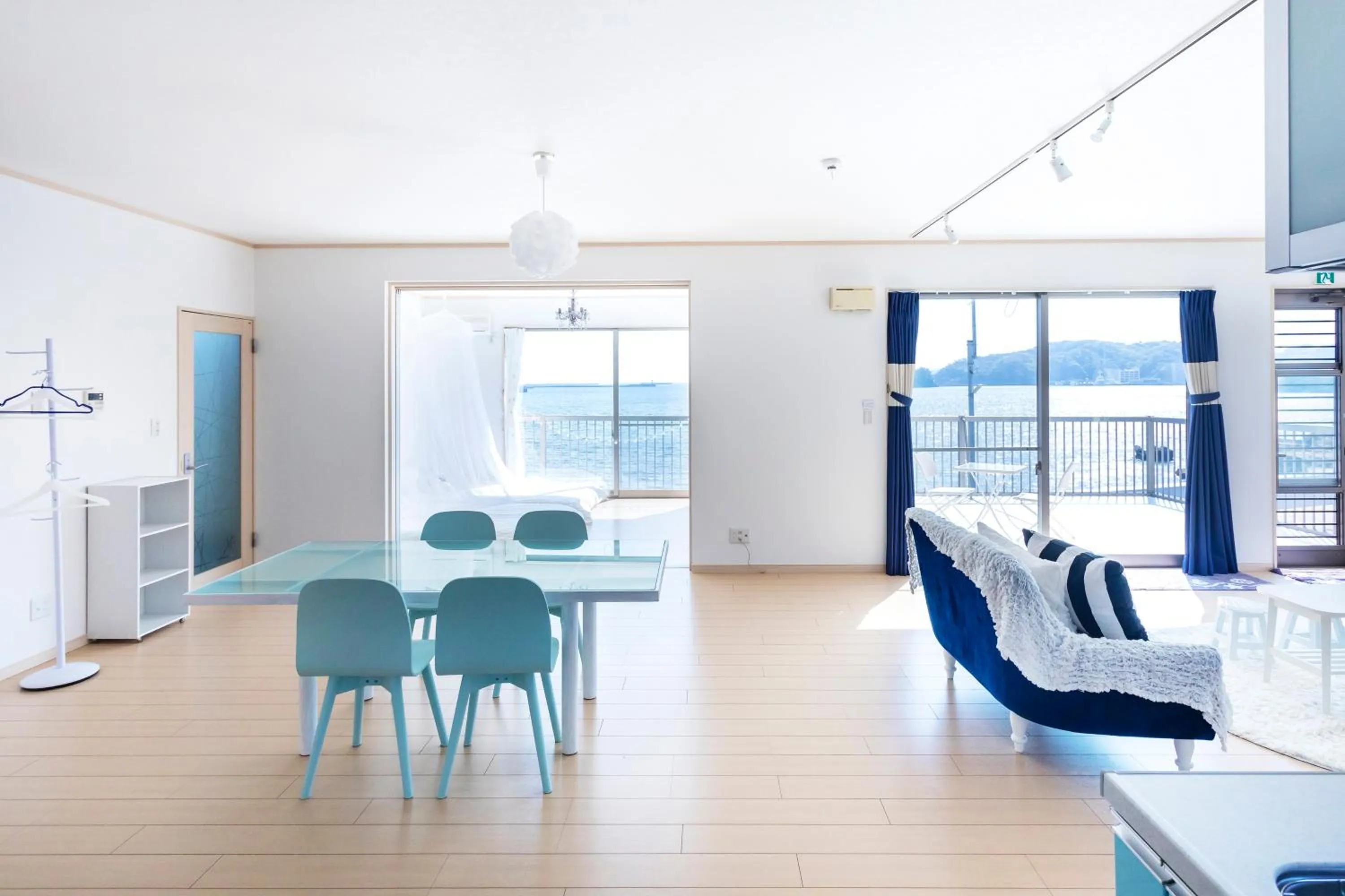 Dining area in Marine House KAKISAKI