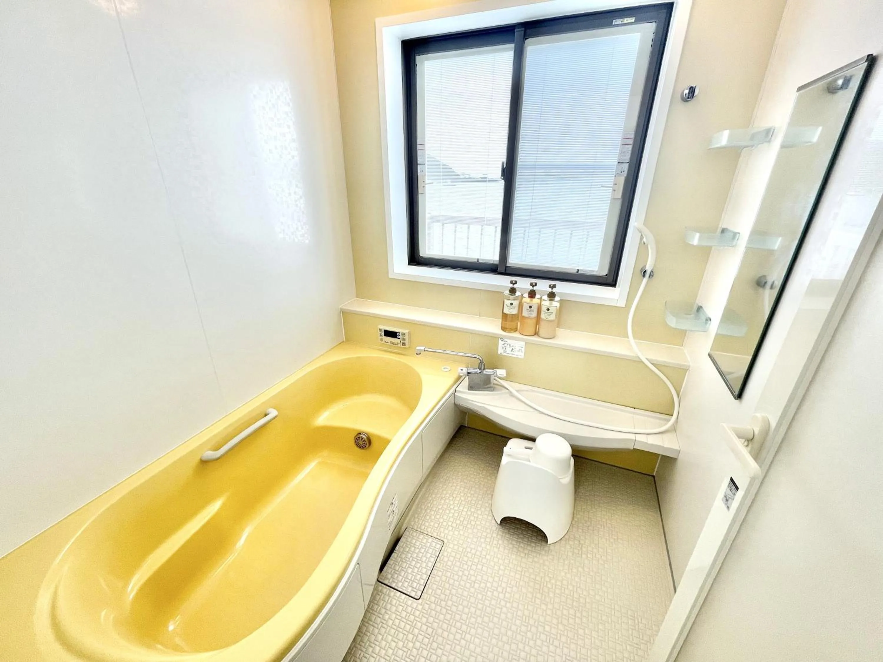 Bath in Marine House KAKISAKI