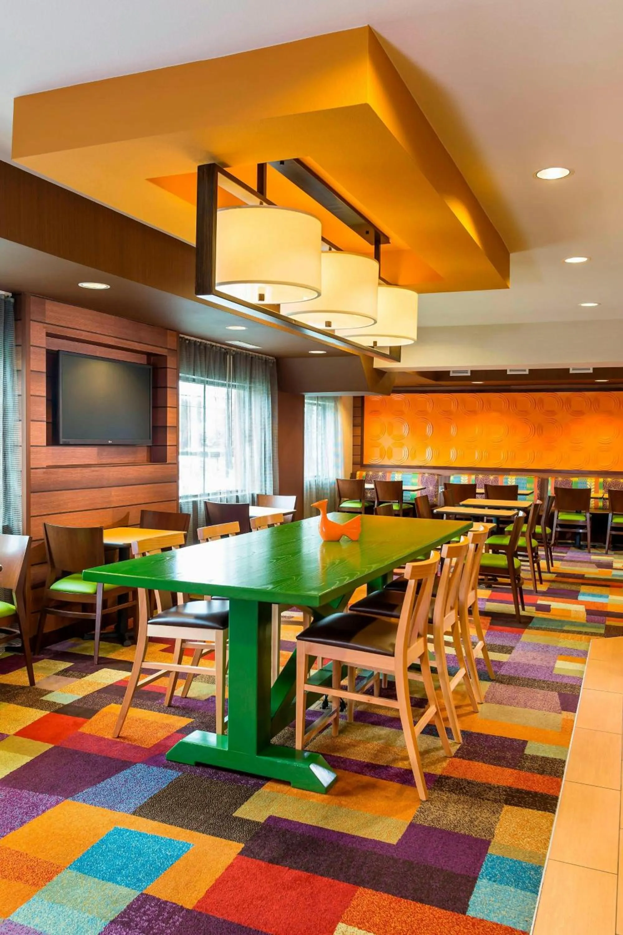 Restaurant/places to eat in Fairfield Inn & Suites Springfield