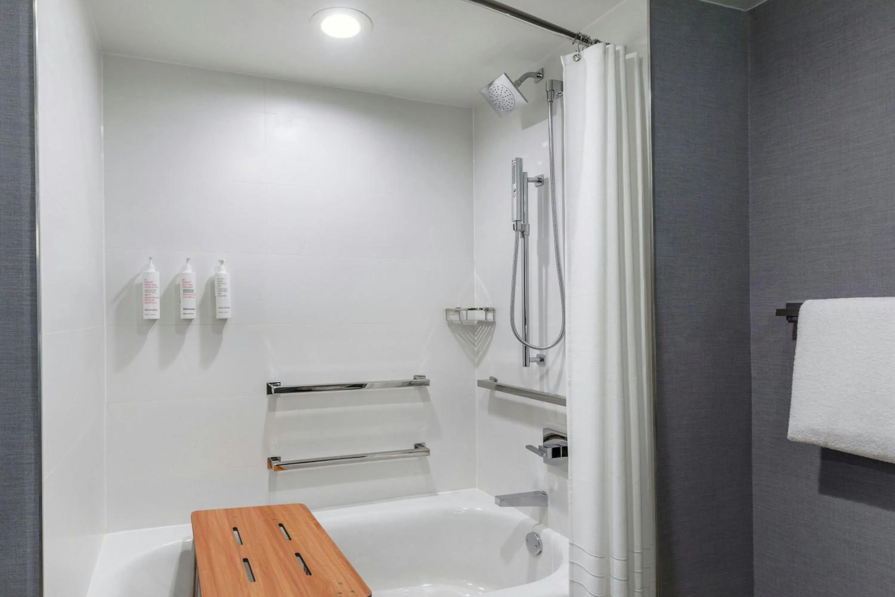 Bathroom in Denver Airport Marriott at Gateway Park