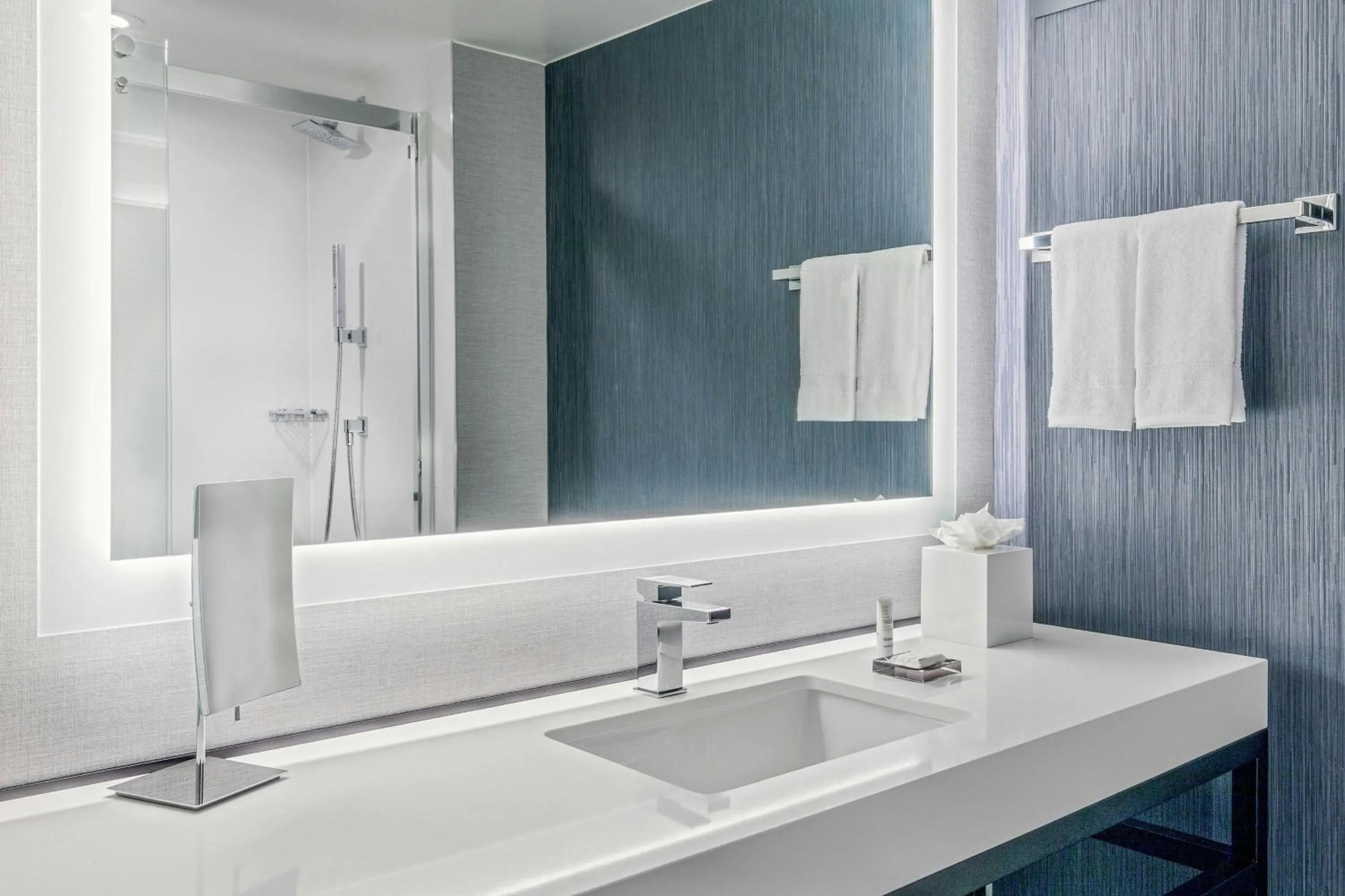 Bathroom in Denver Airport Marriott at Gateway Park