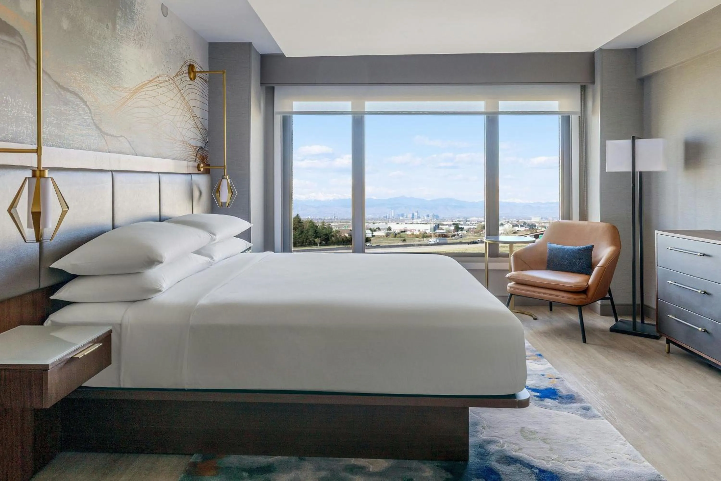 Bedroom, Bed in Denver Airport Marriott at Gateway Park