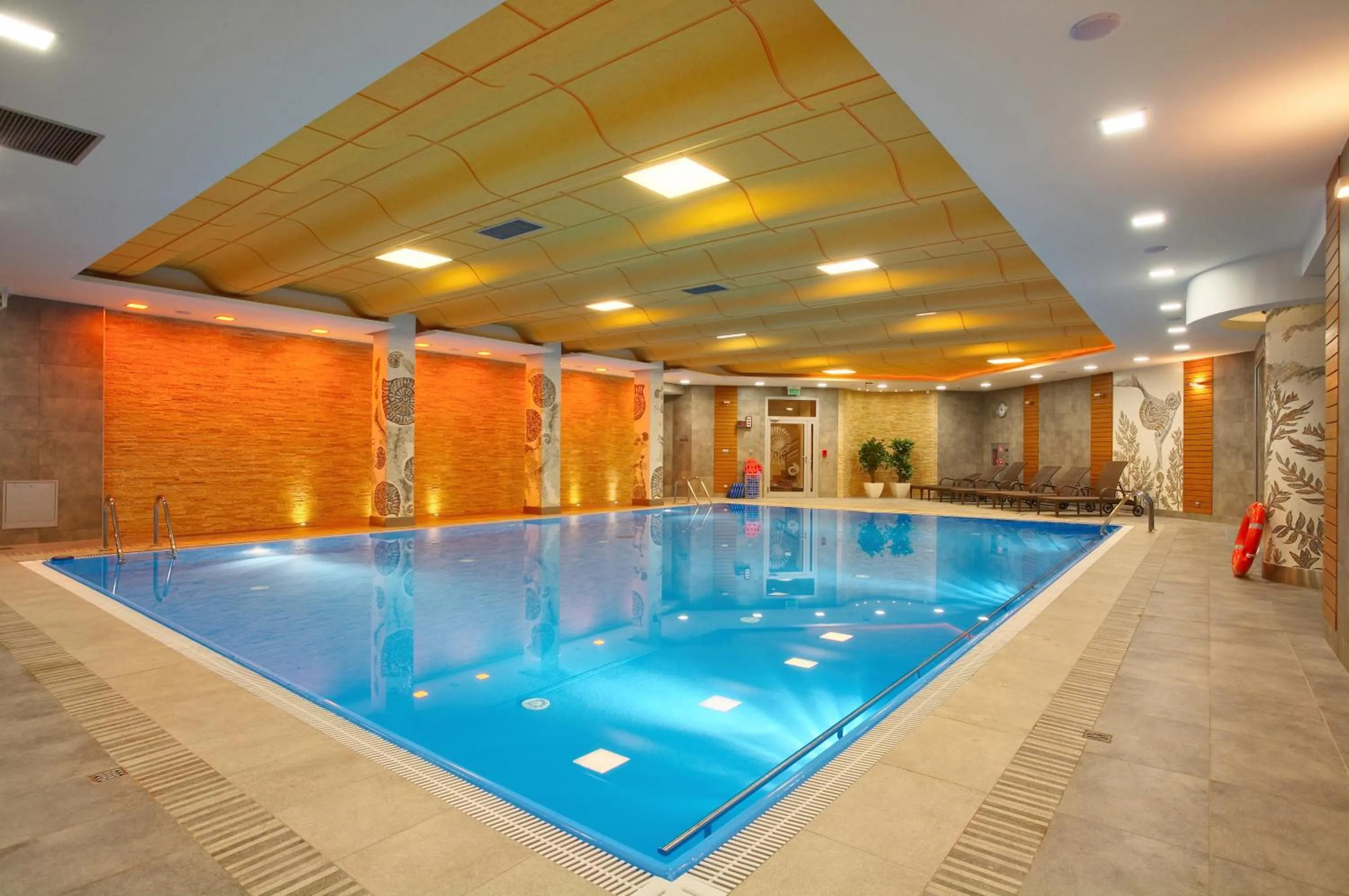 Swimming pool in Hotel Perła Bieszczadów Geovita