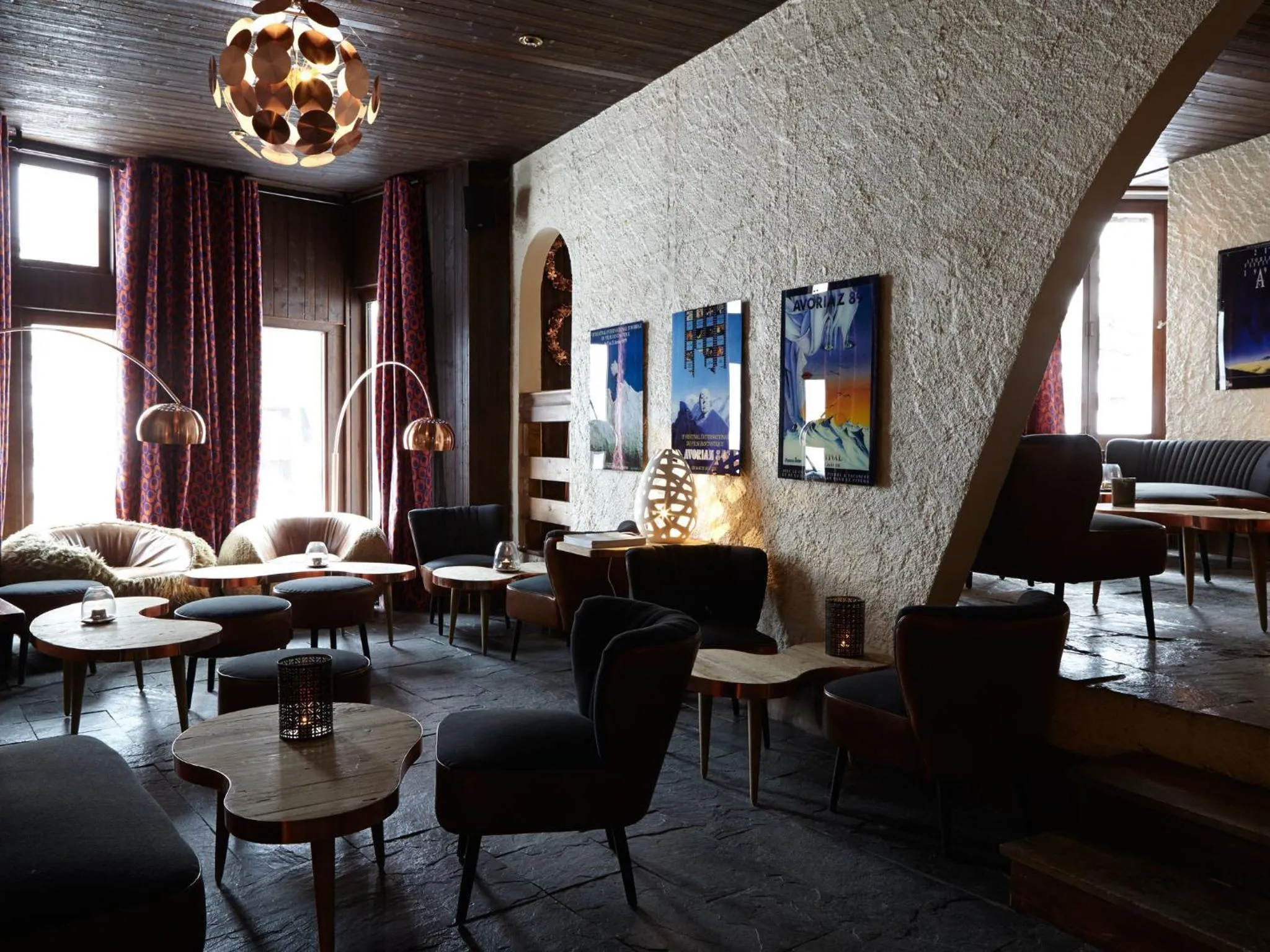 Lounge or bar in Hôtel des Dromonts by SOWELL COLLECTION