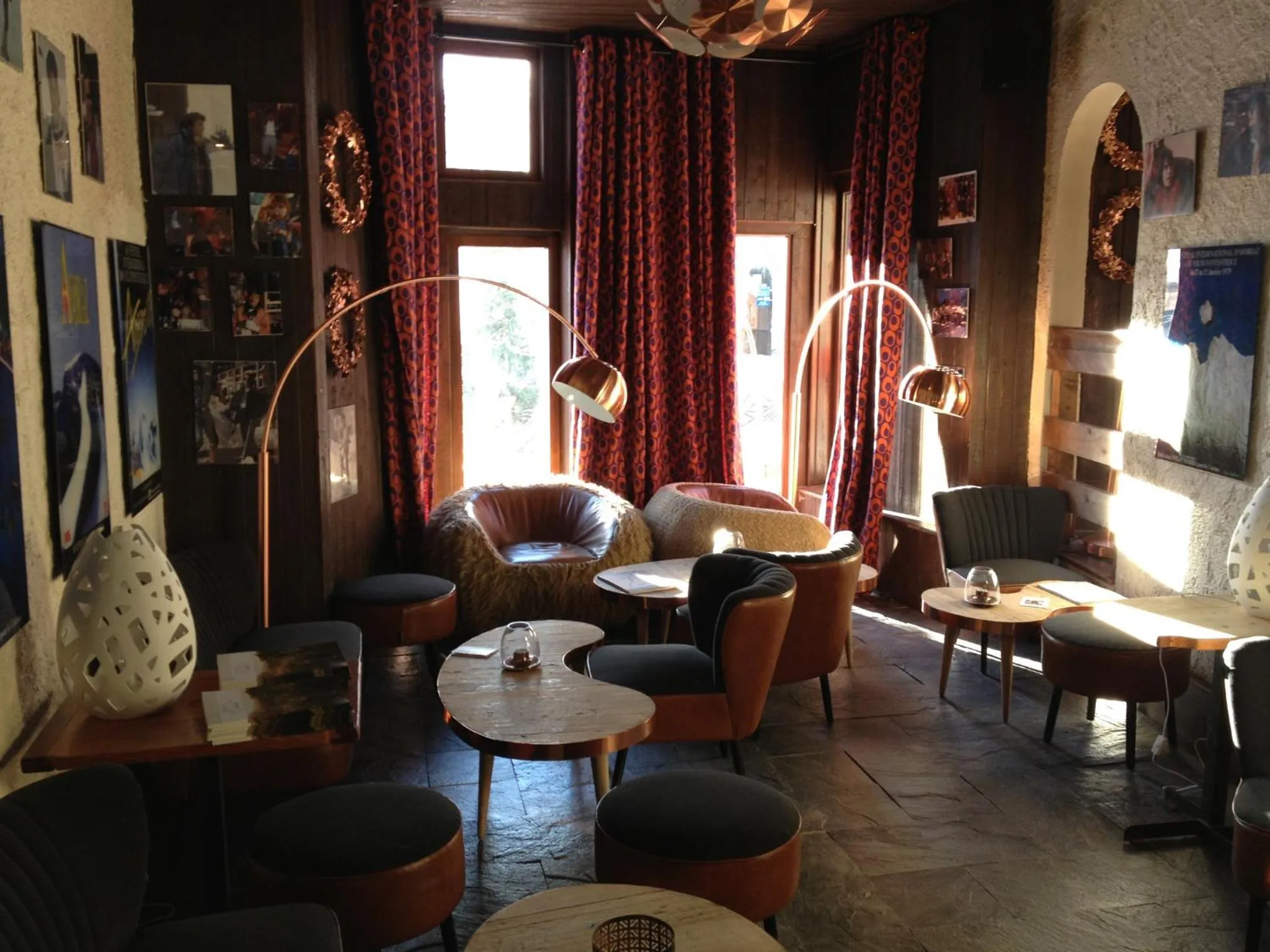 Communal lounge/ TV room in Hôtel des Dromonts by SOWELL COLLECTION