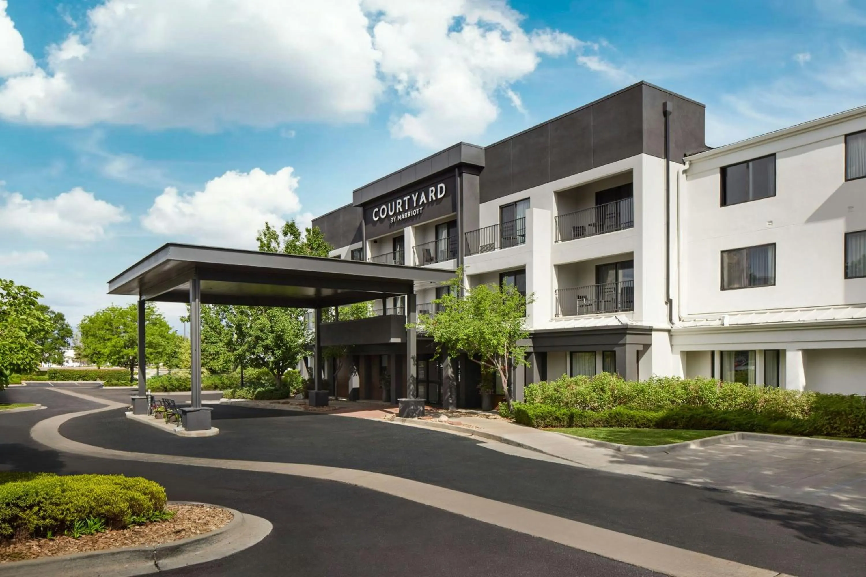 Property building in Courtyard Boulder Longmont