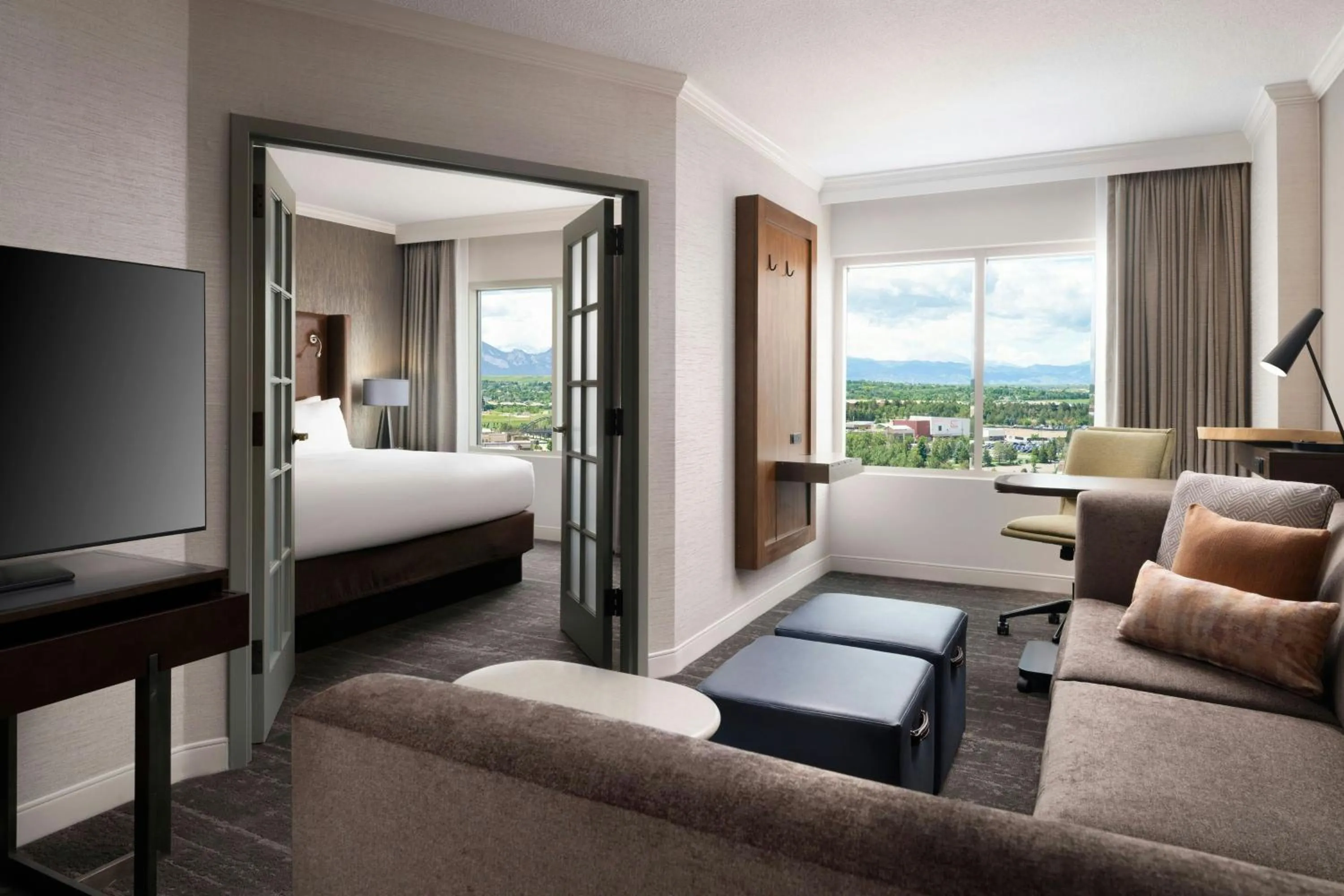 Bedroom, Bed in Renaissance Boulder Flatiron Hotel