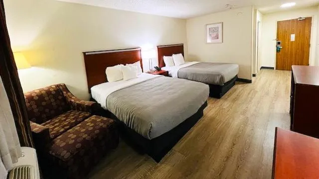 Bed in Quality Inn & Suites Golden - Denver West