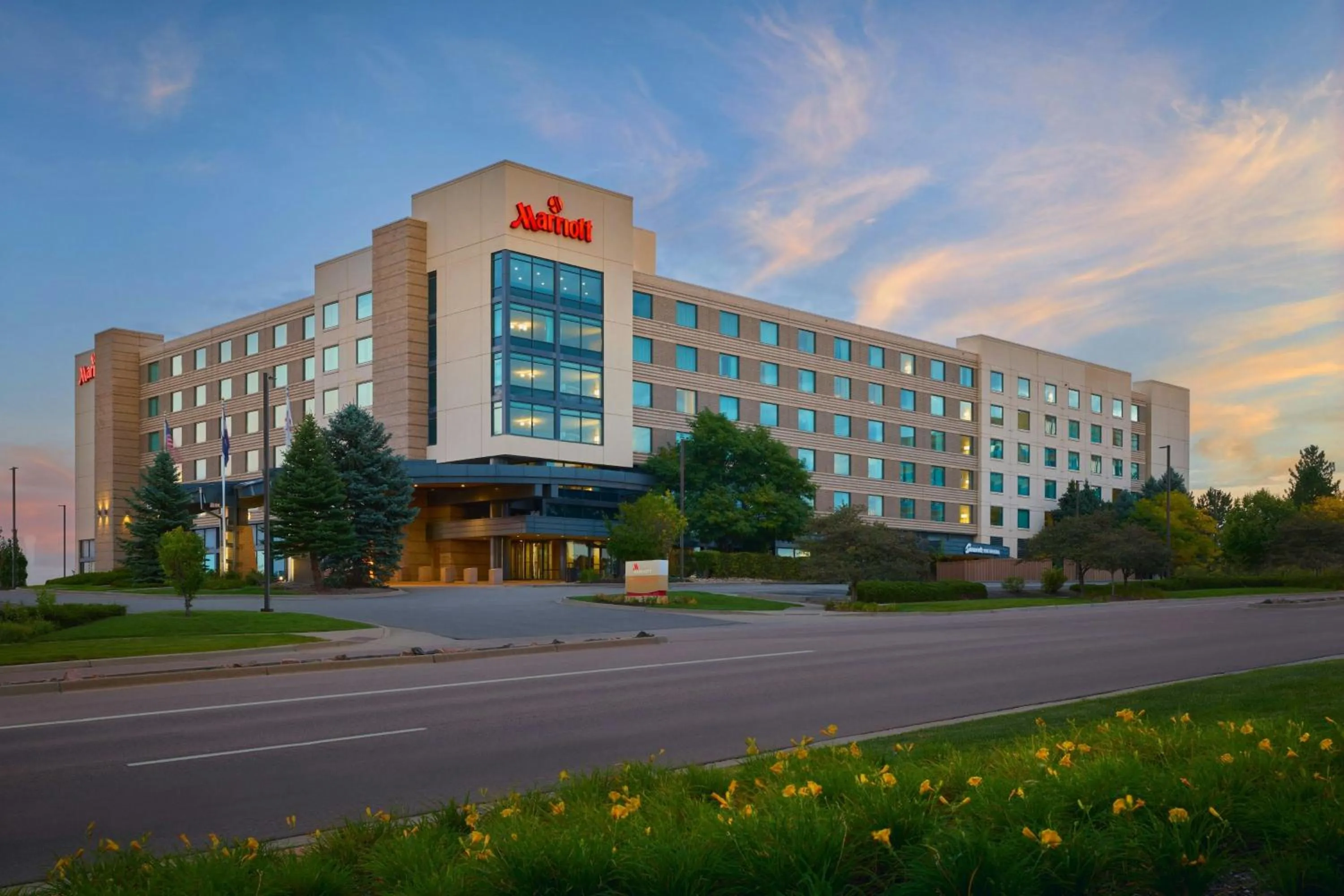 Property building in Denver Marriott South at Park Meadows