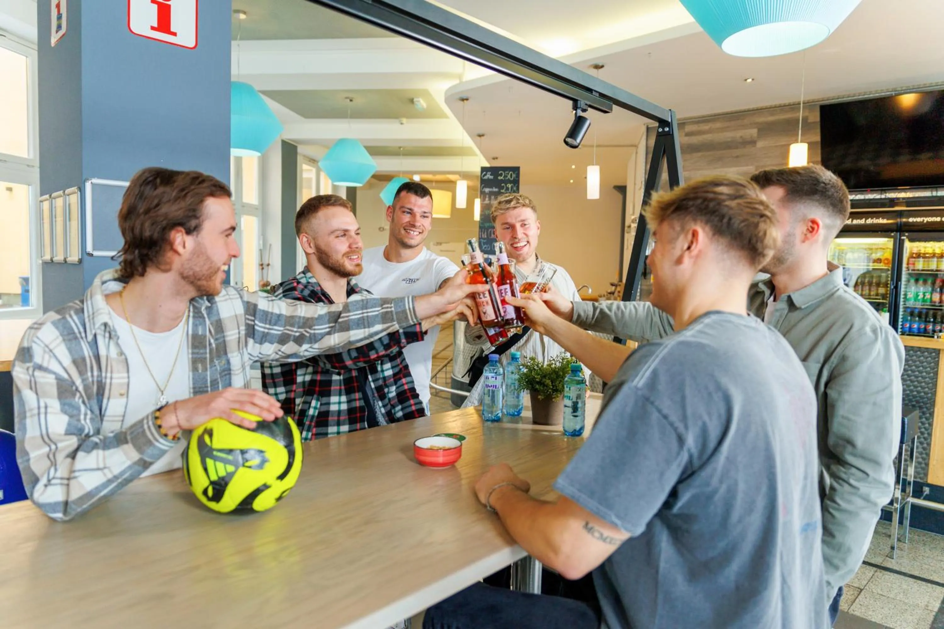 Lounge or bar in a&o Dortmund Hauptbahnhof