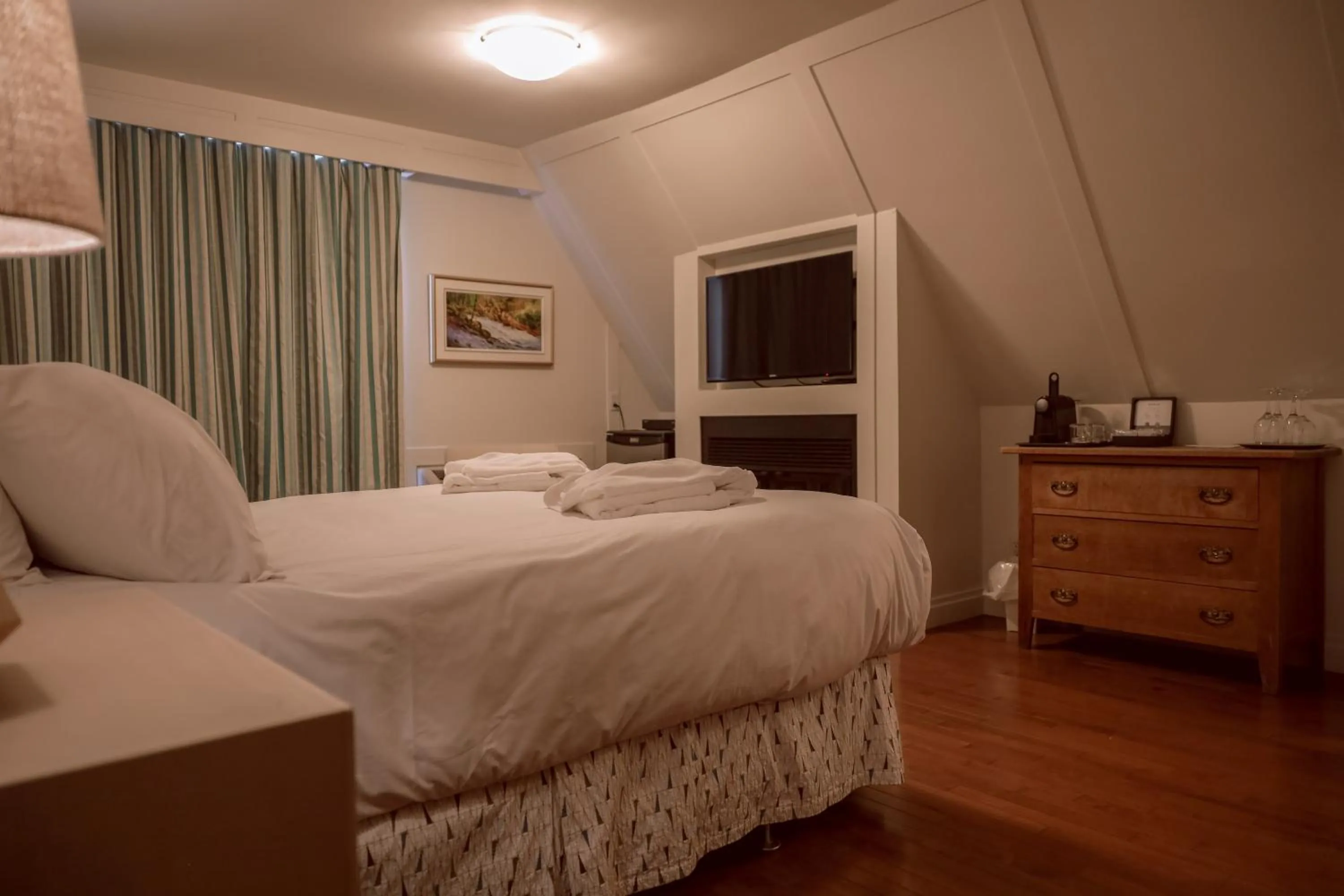 Bedroom, Bed in Auberge Des 3 Canards