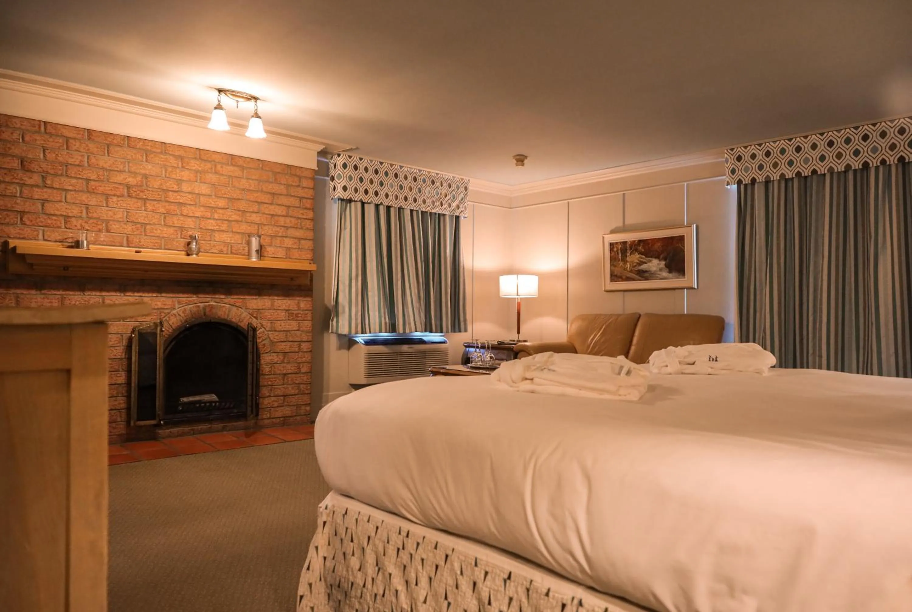 Bedroom, Bed in Auberge Des 3 Canards