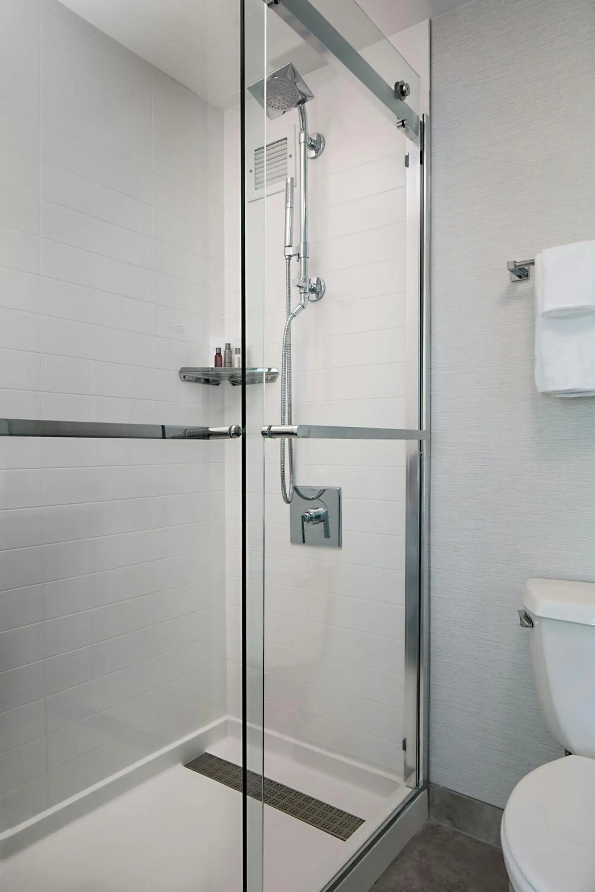 King Room with Adapted Tub - Mobility Accessible in Marriott DFW Airport South King Room with Adapted Tub - Mobility Accessible in Marriott DFW Airport South