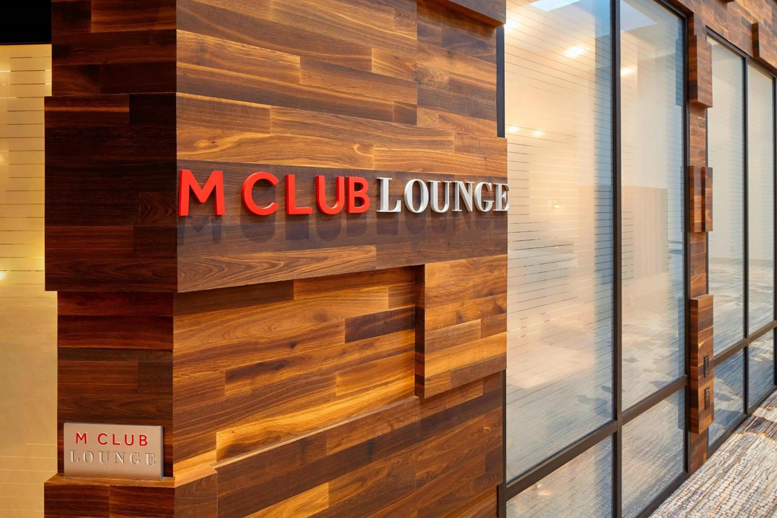 Lounge or bar in Marriott DFW Airport South