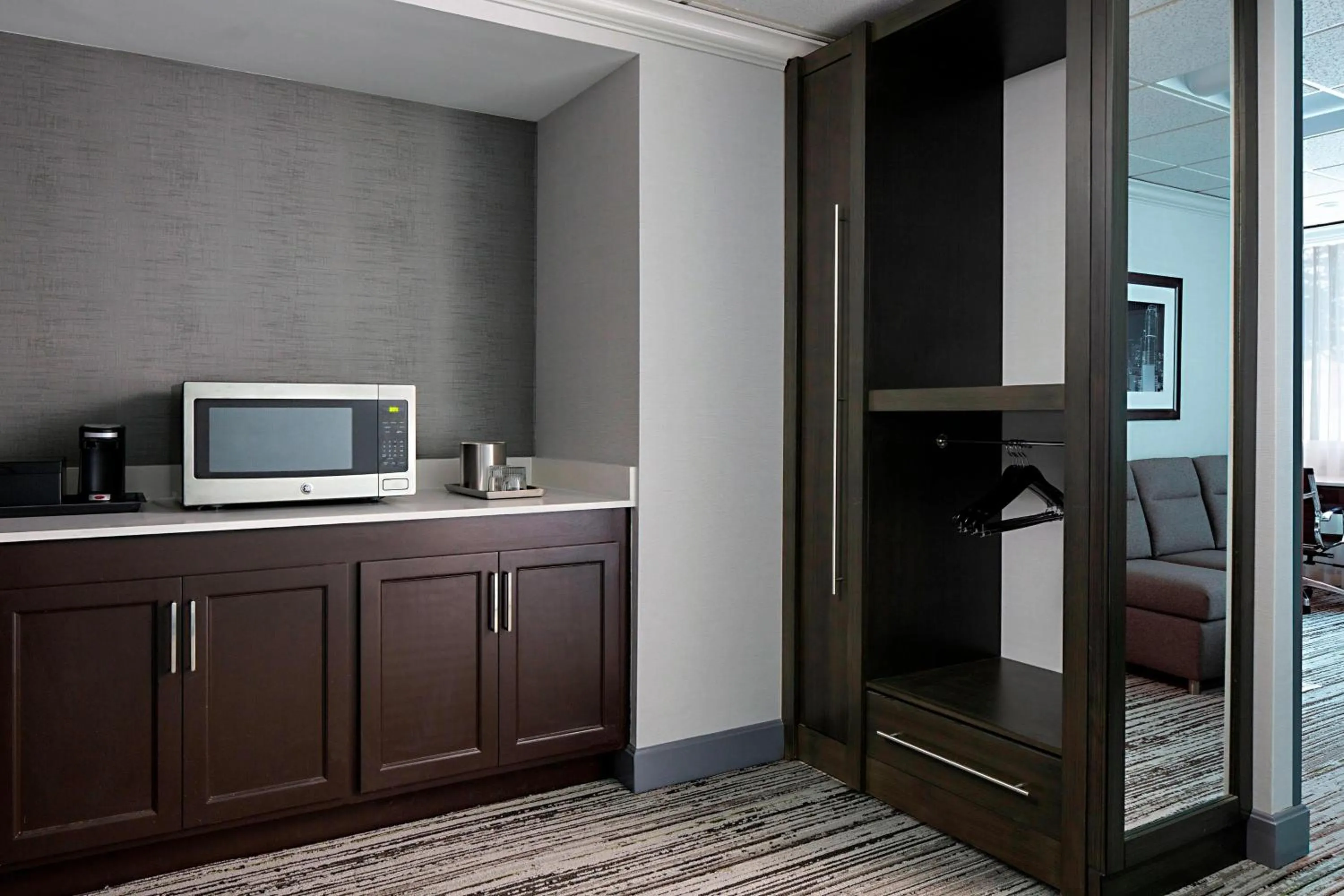 Kitchen or kitchenette in Marriott DFW Airport South