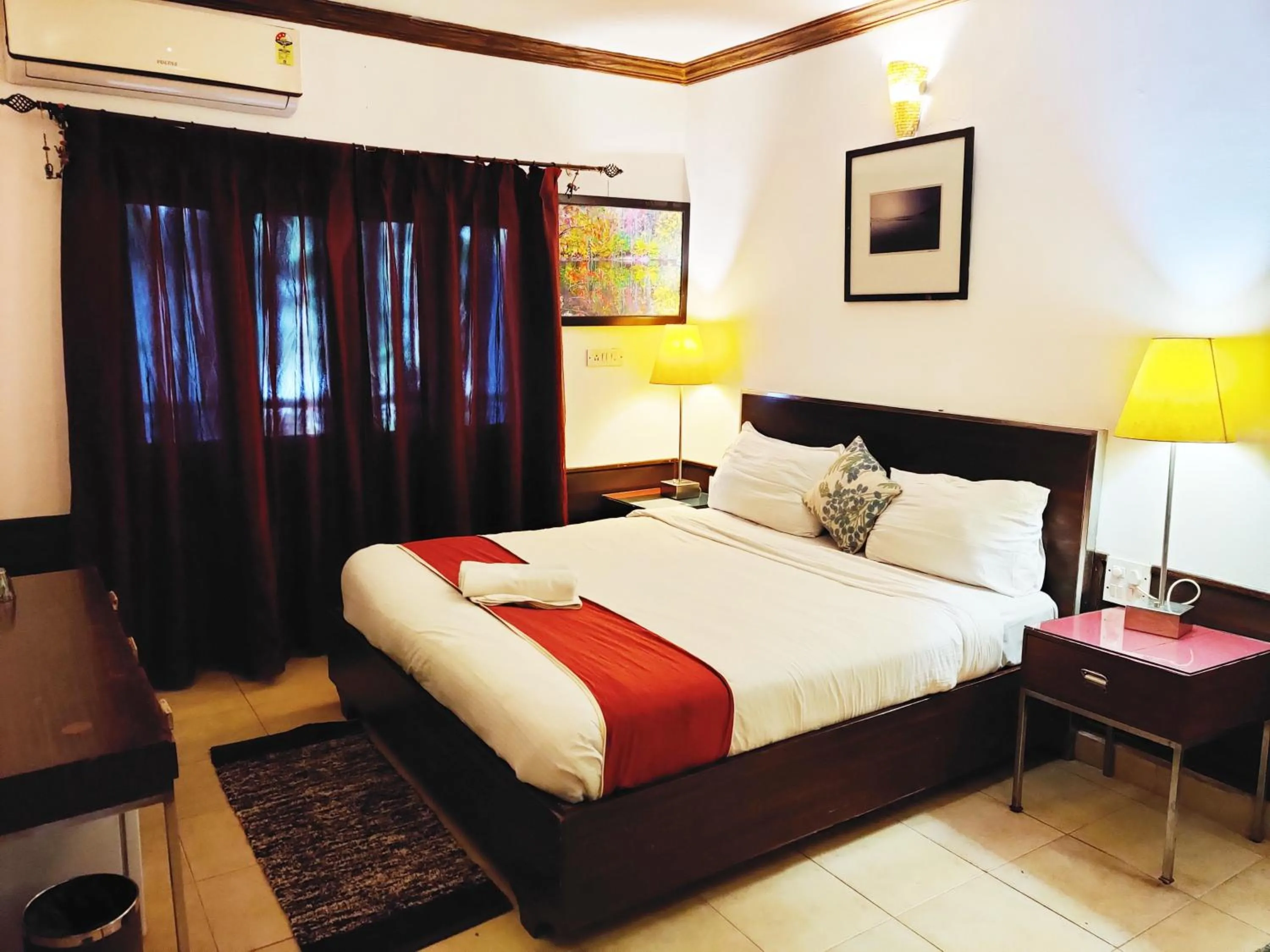 Bed in The Camelot Beach Resort - Baga