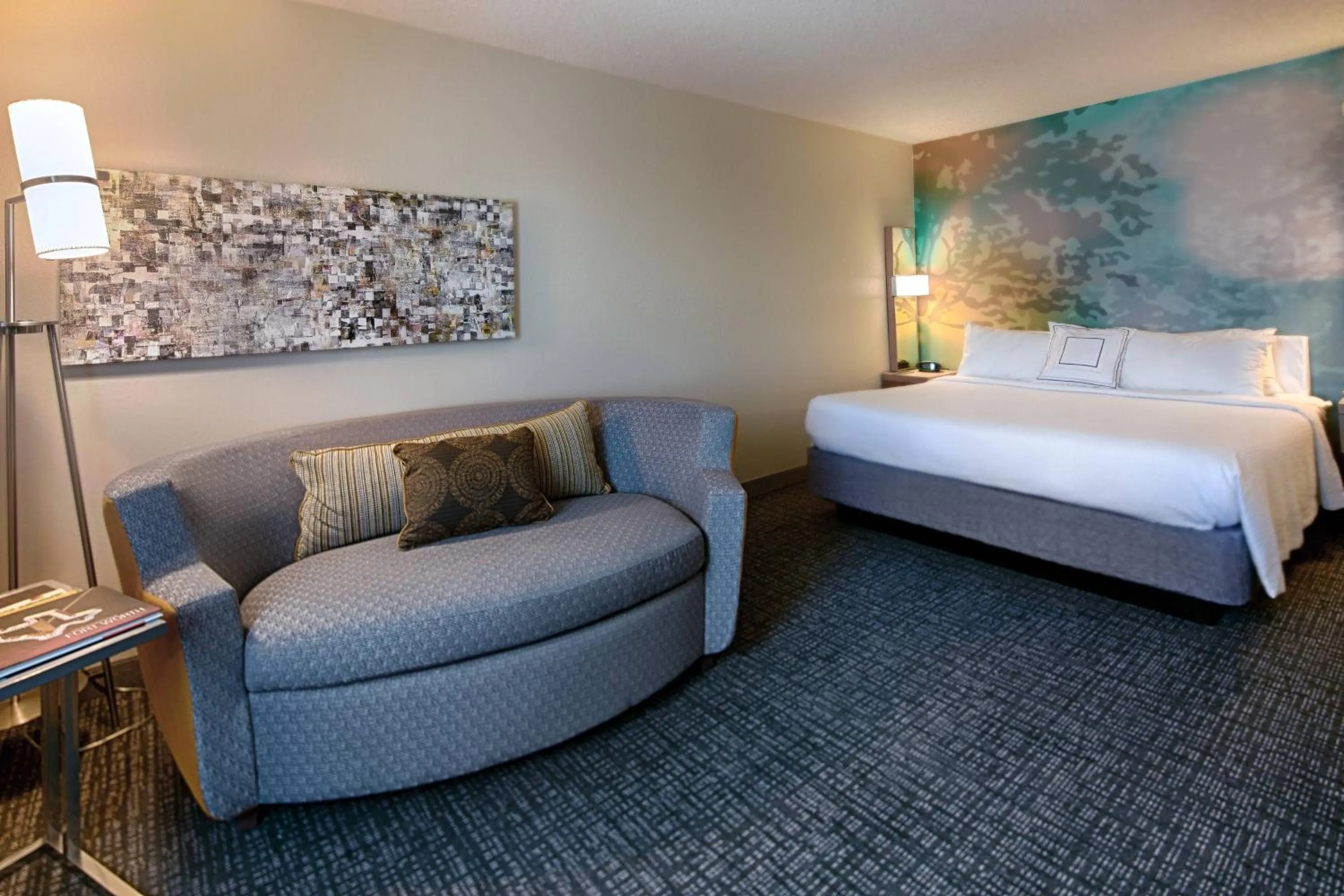 King Room with Sofa Bed in Courtyard by Marriott Dallas DFW Airport North/Irving