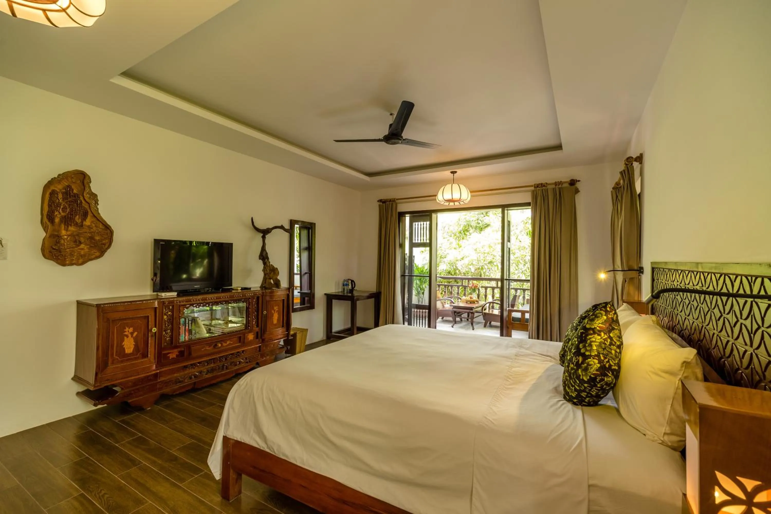 Photo of the whole room, Bed in An Bang Coco Villa