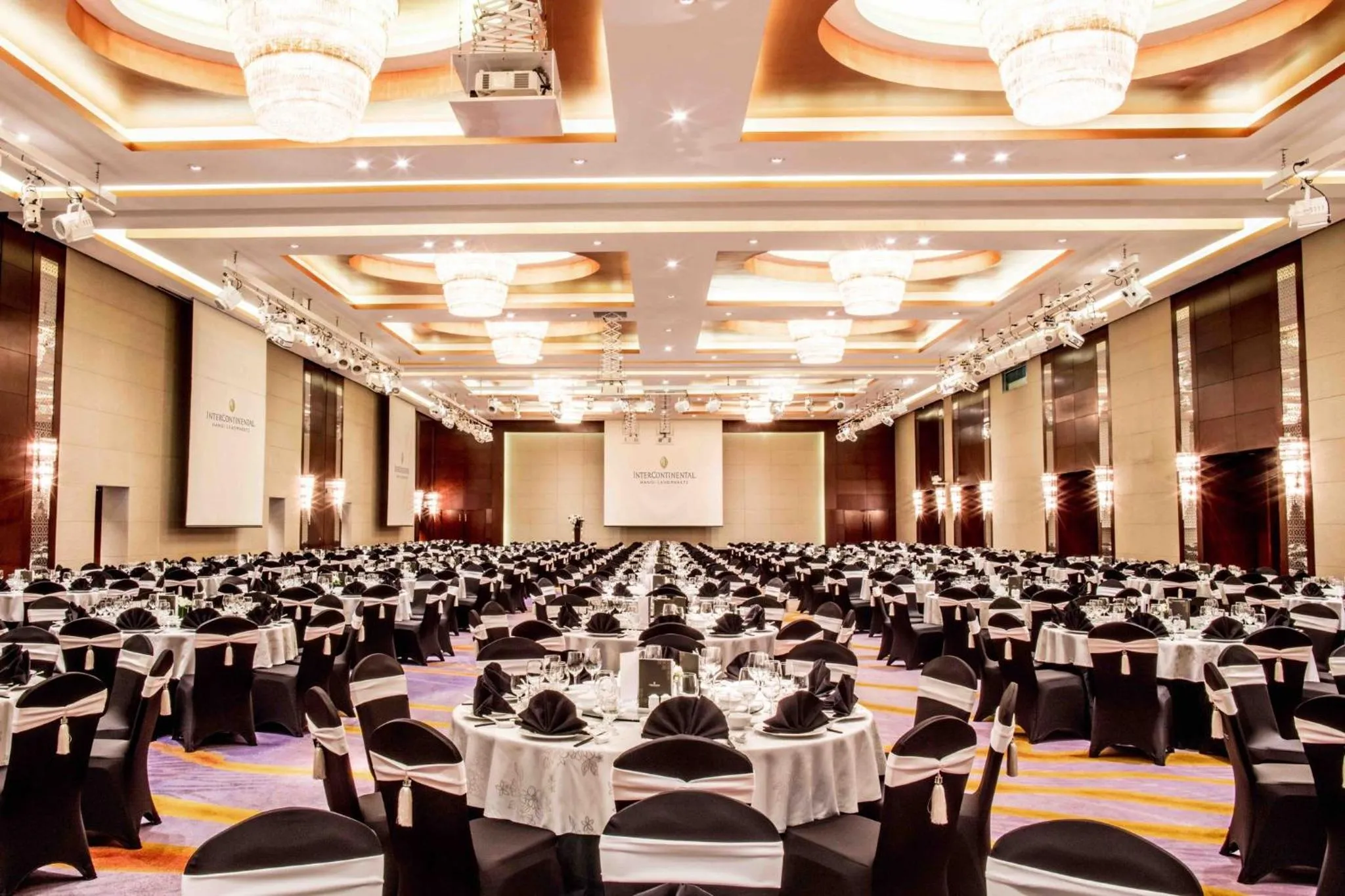 Banquet/Function facilities in InterContinental Hanoi Landmark72 by IHG