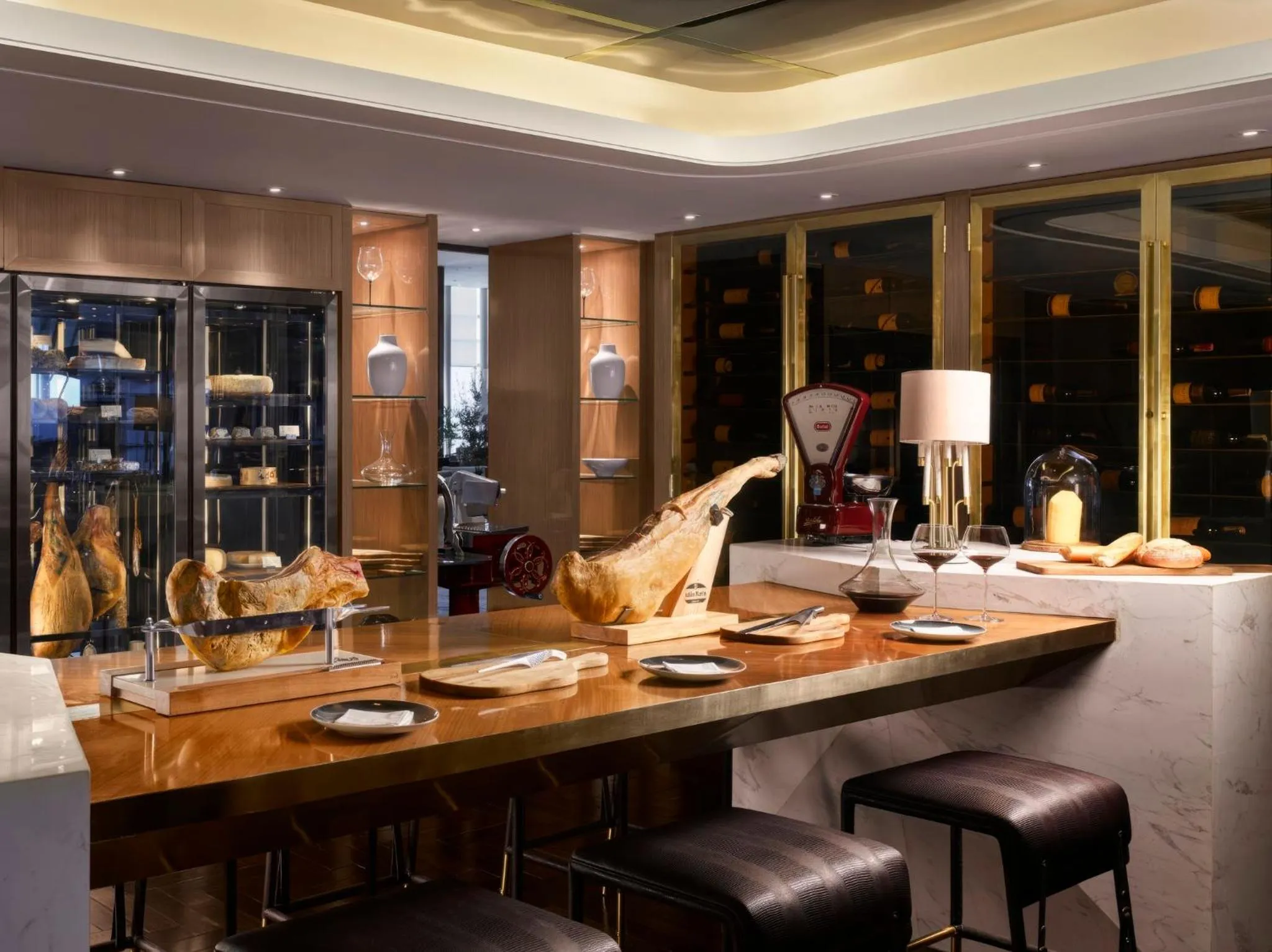 Restaurant/places to eat in InterContinental Hanoi Landmark72 by IHG