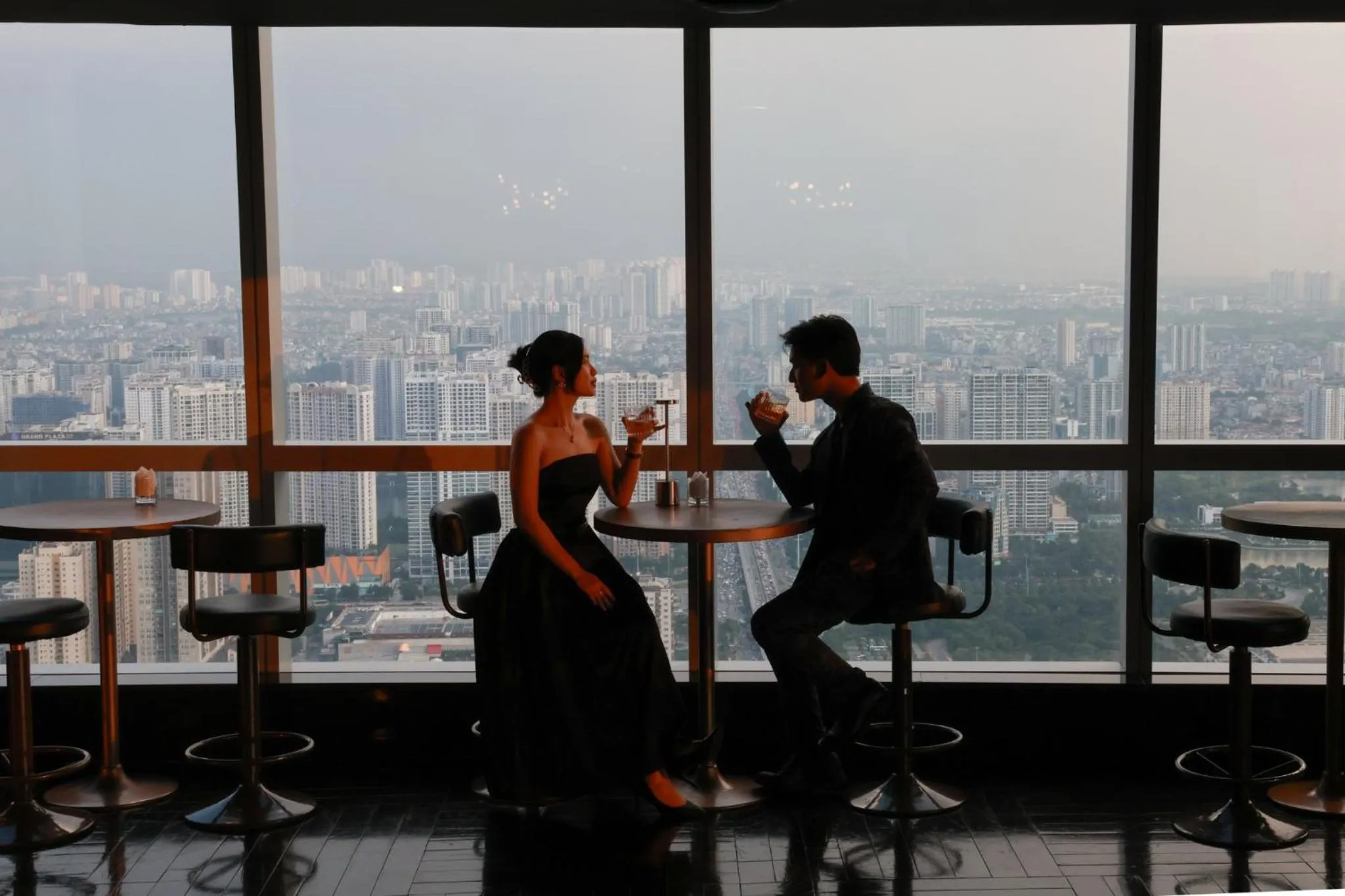 Lounge or bar in InterContinental Hanoi Landmark72 by IHG