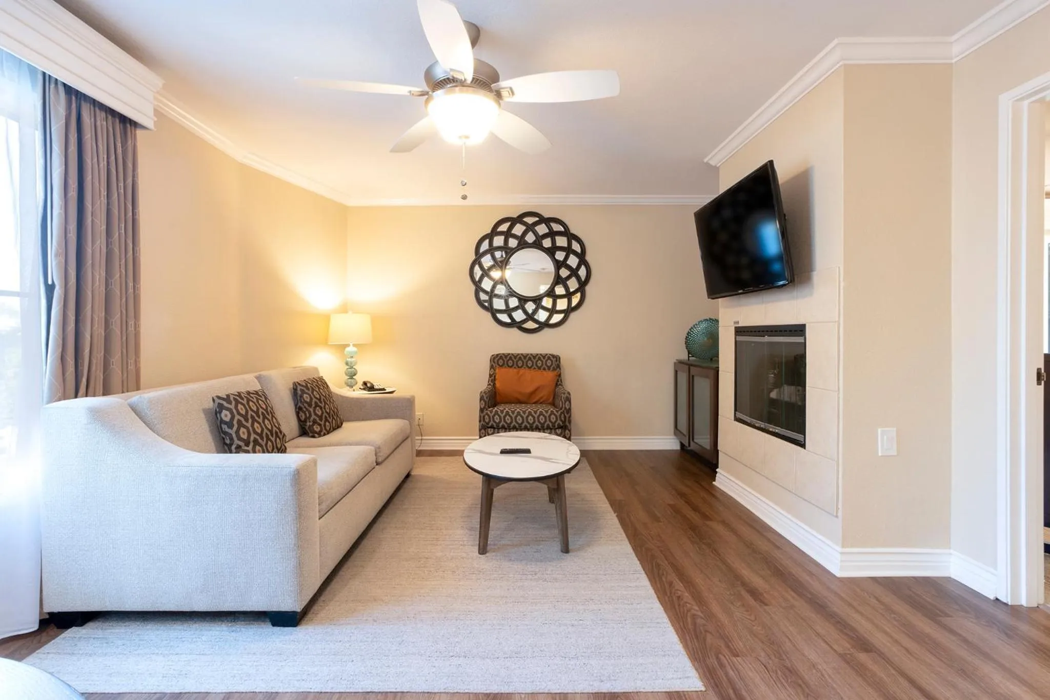 Living room in Coronado Beach Resort