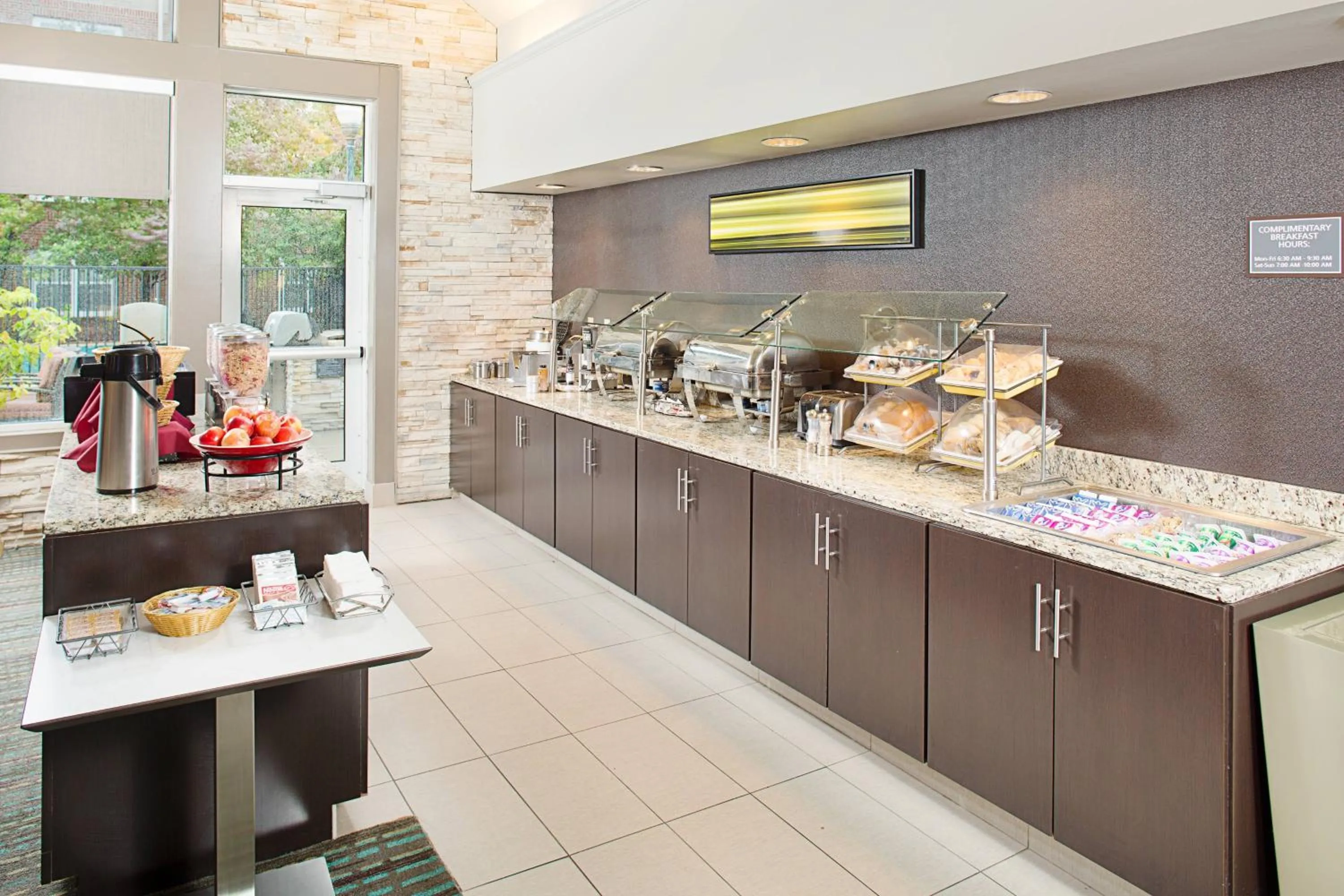 Breakfast in Residence Inn by Marriott Detroit Livonia
