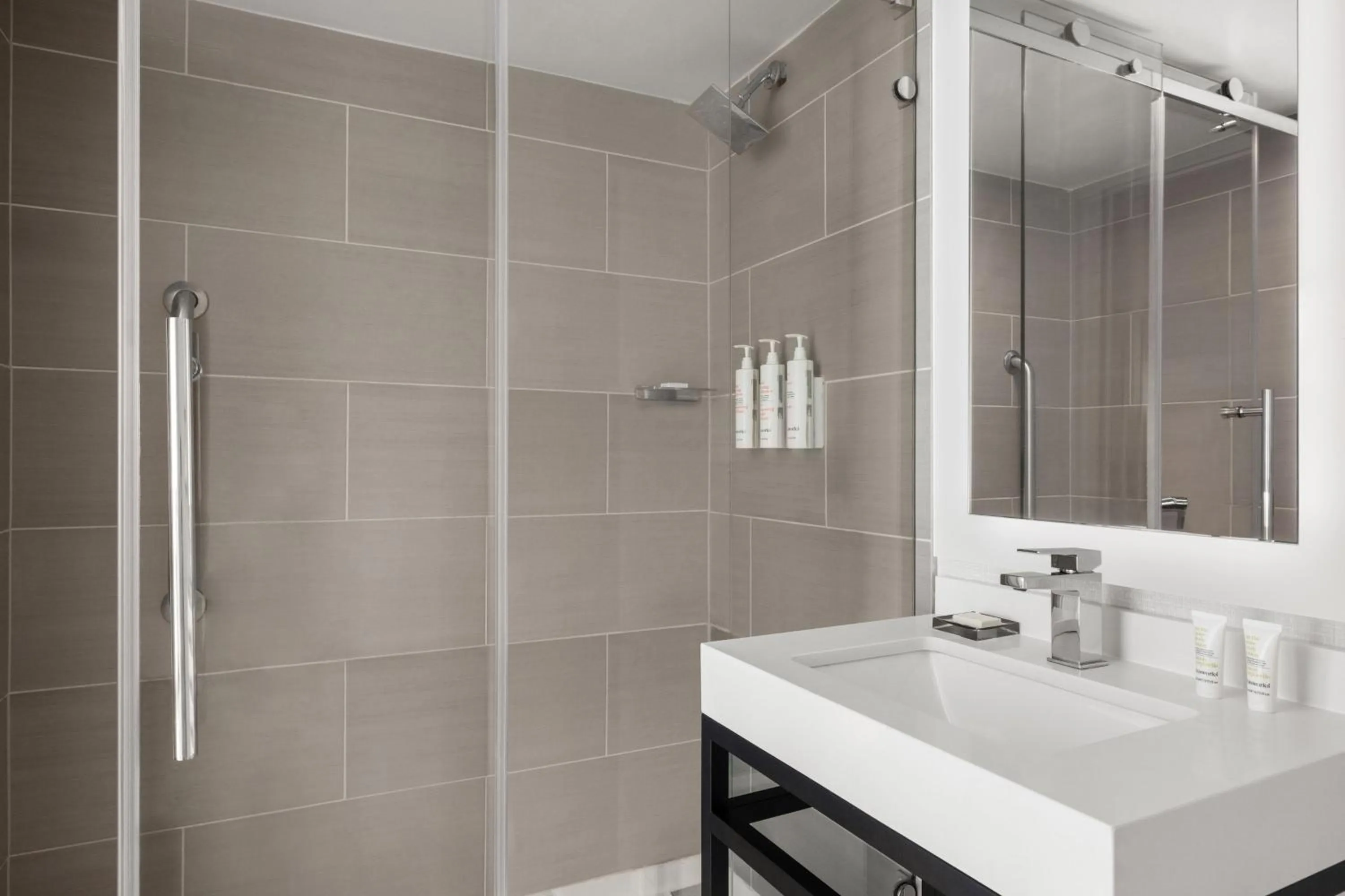 Bathroom in Marriott Saddle Brook