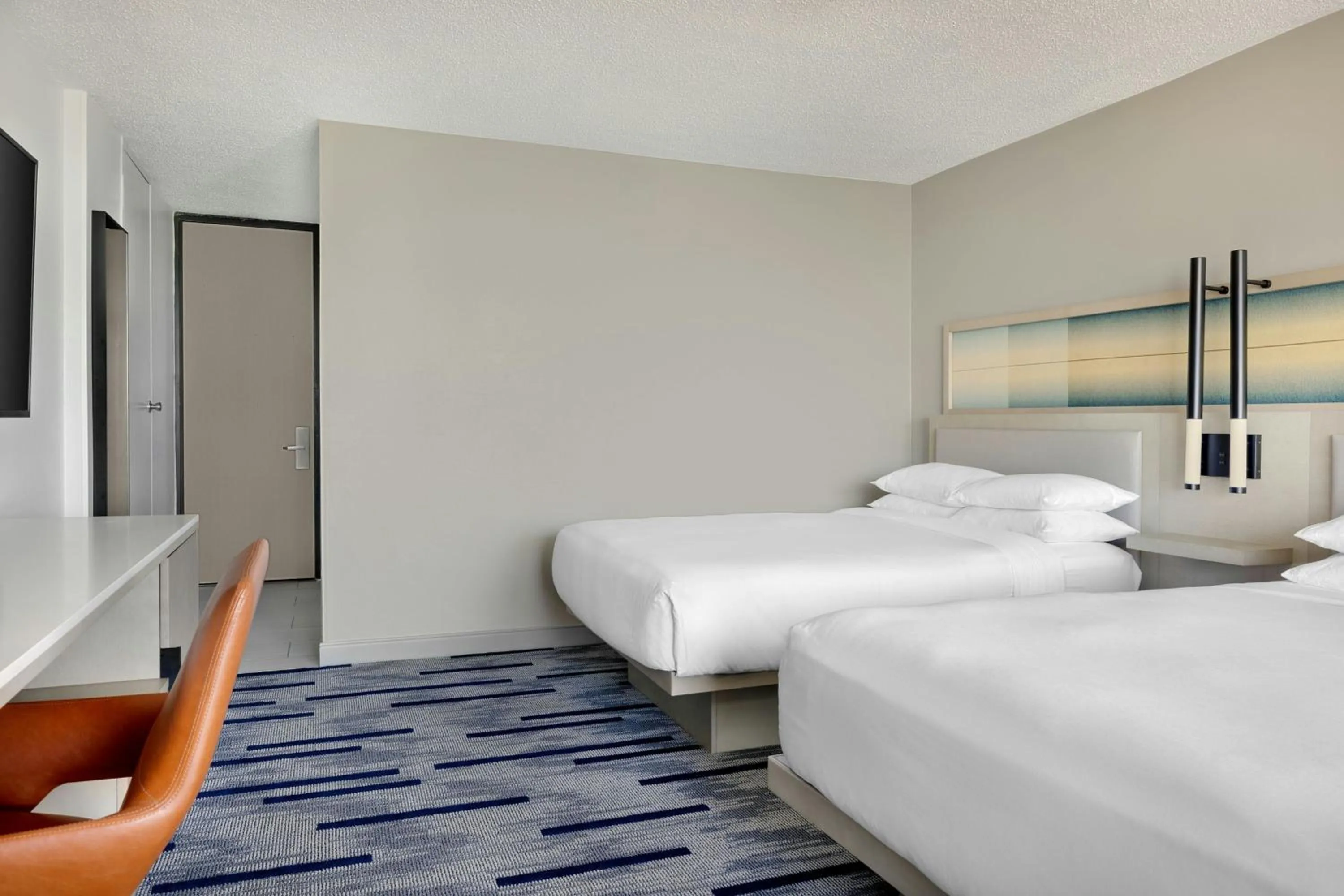 Photo of the whole room, Bed in Marriott Saddle Brook