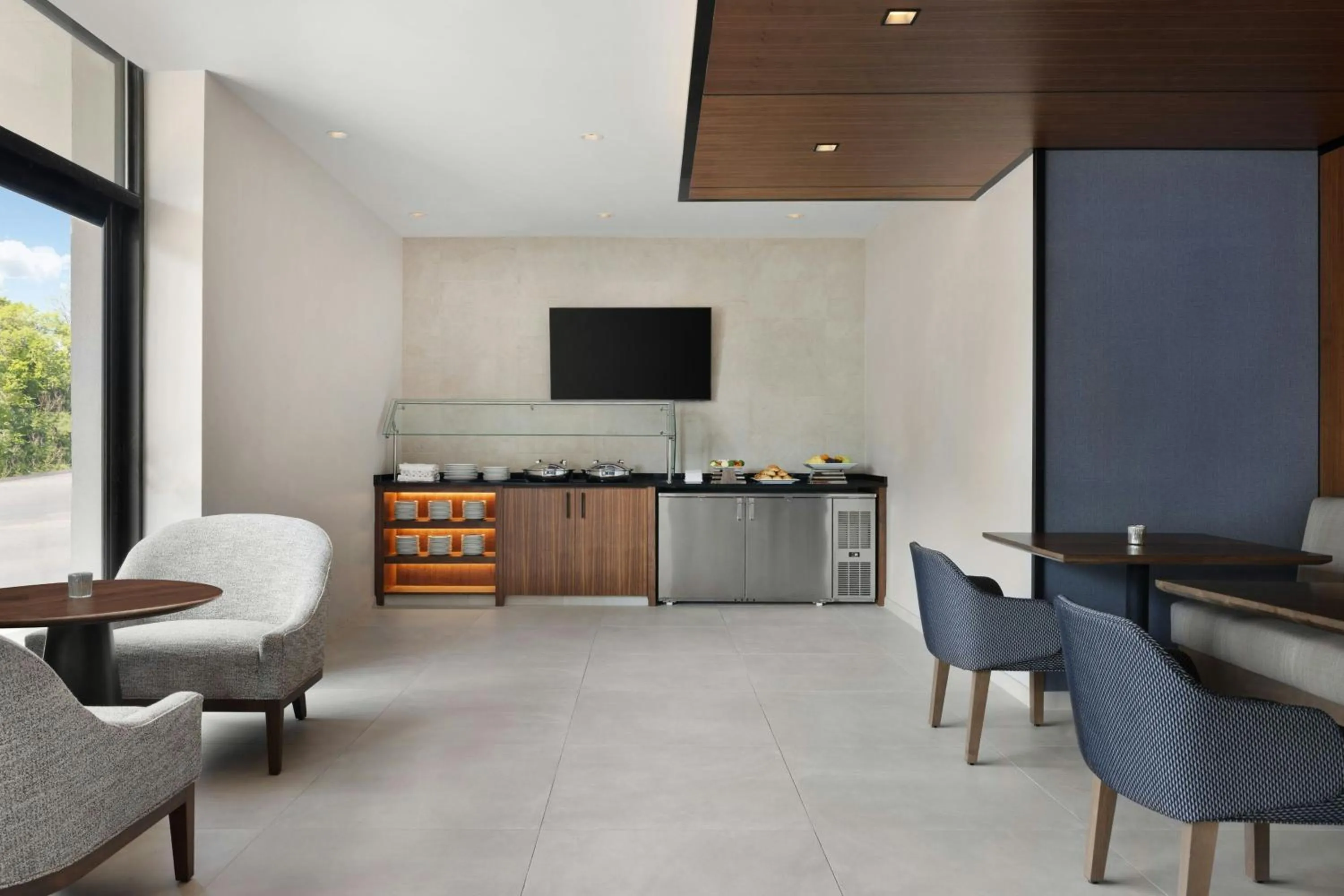 Lounge or bar in Marriott Saddle Brook